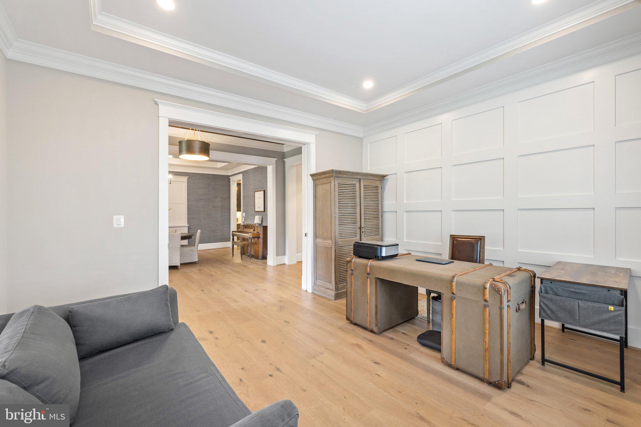 WESTBRIAR COUNTRY CLUB MANOR - Residential