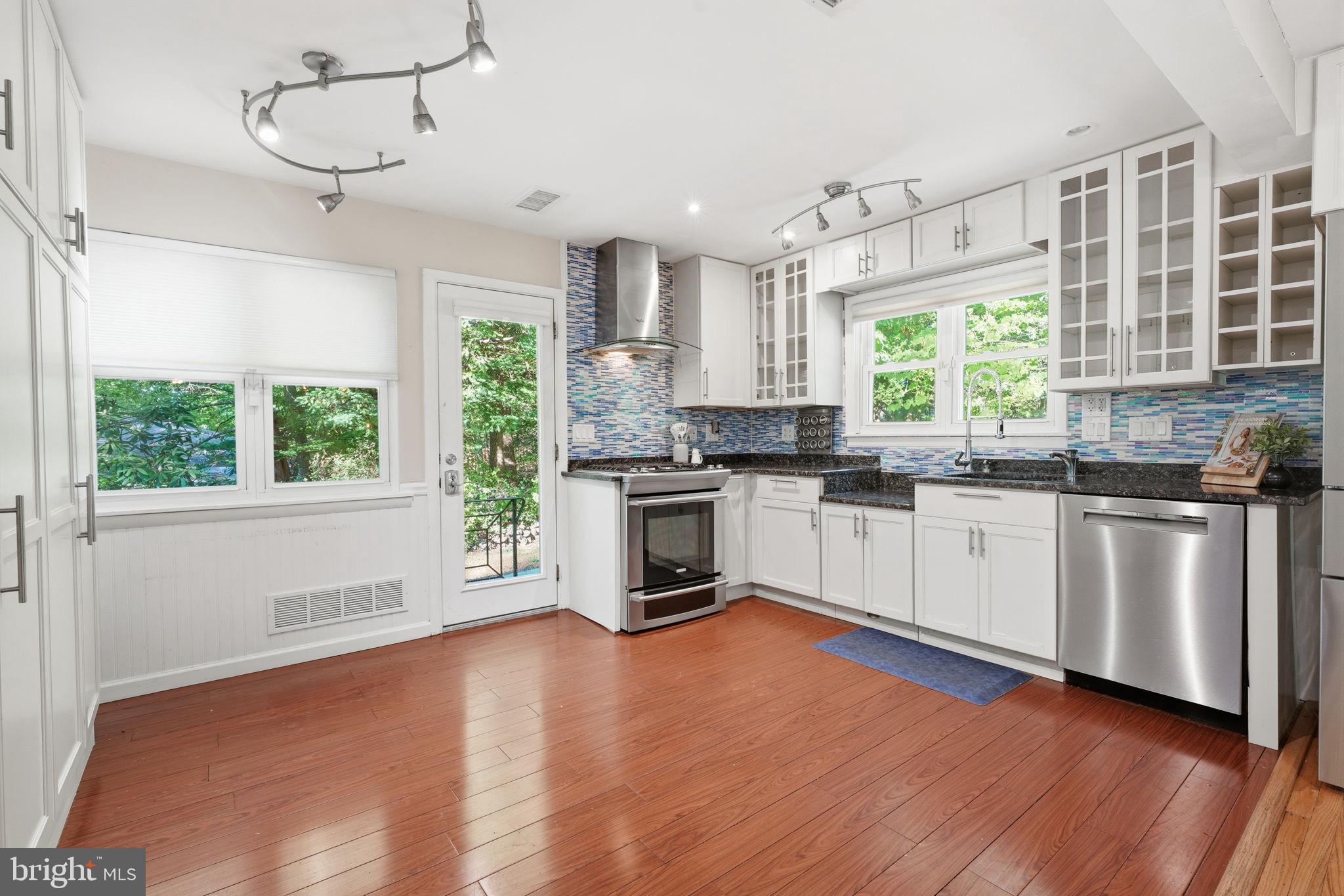 FRAZIER WOODS - Residential