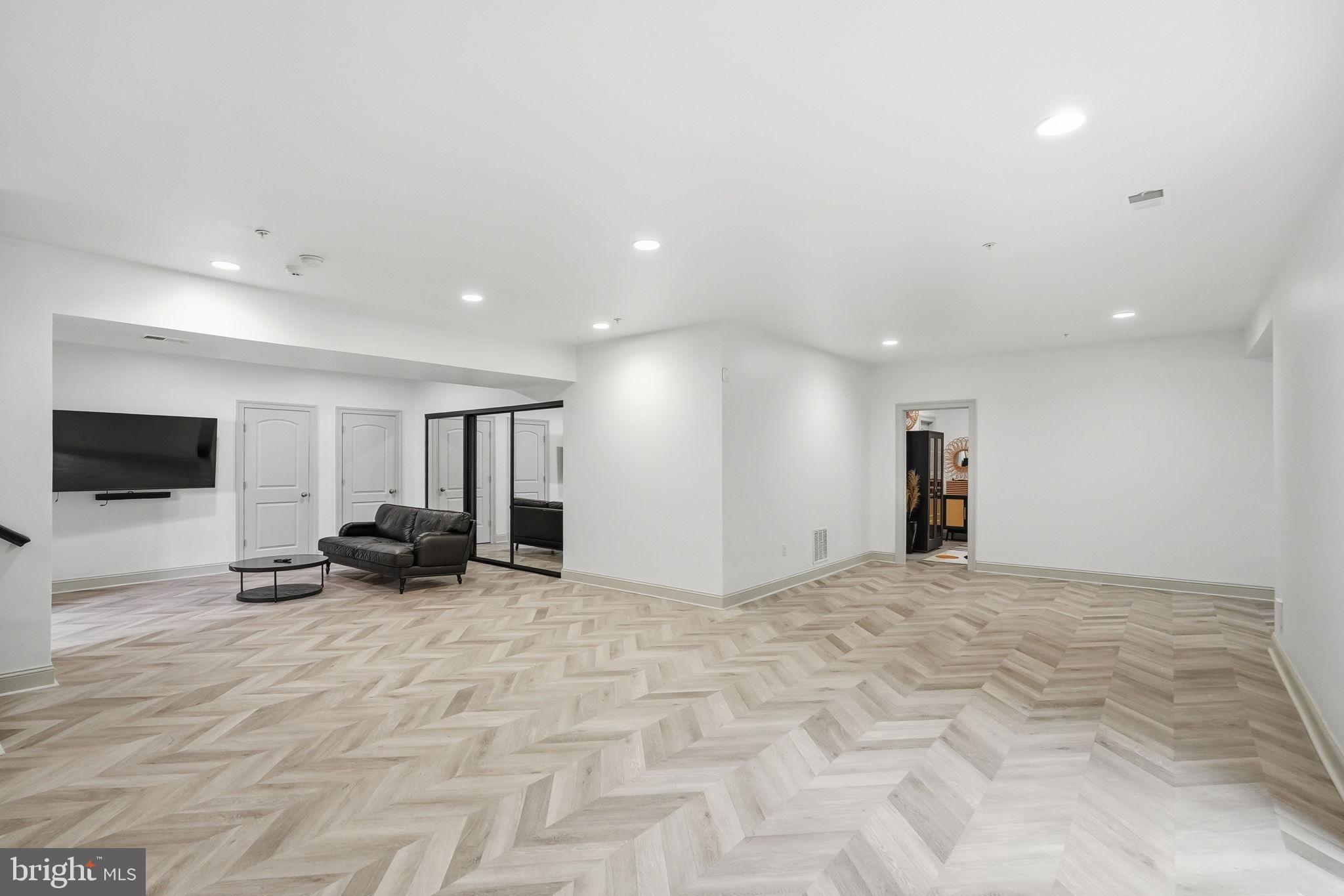 GLENARDEN - Residential