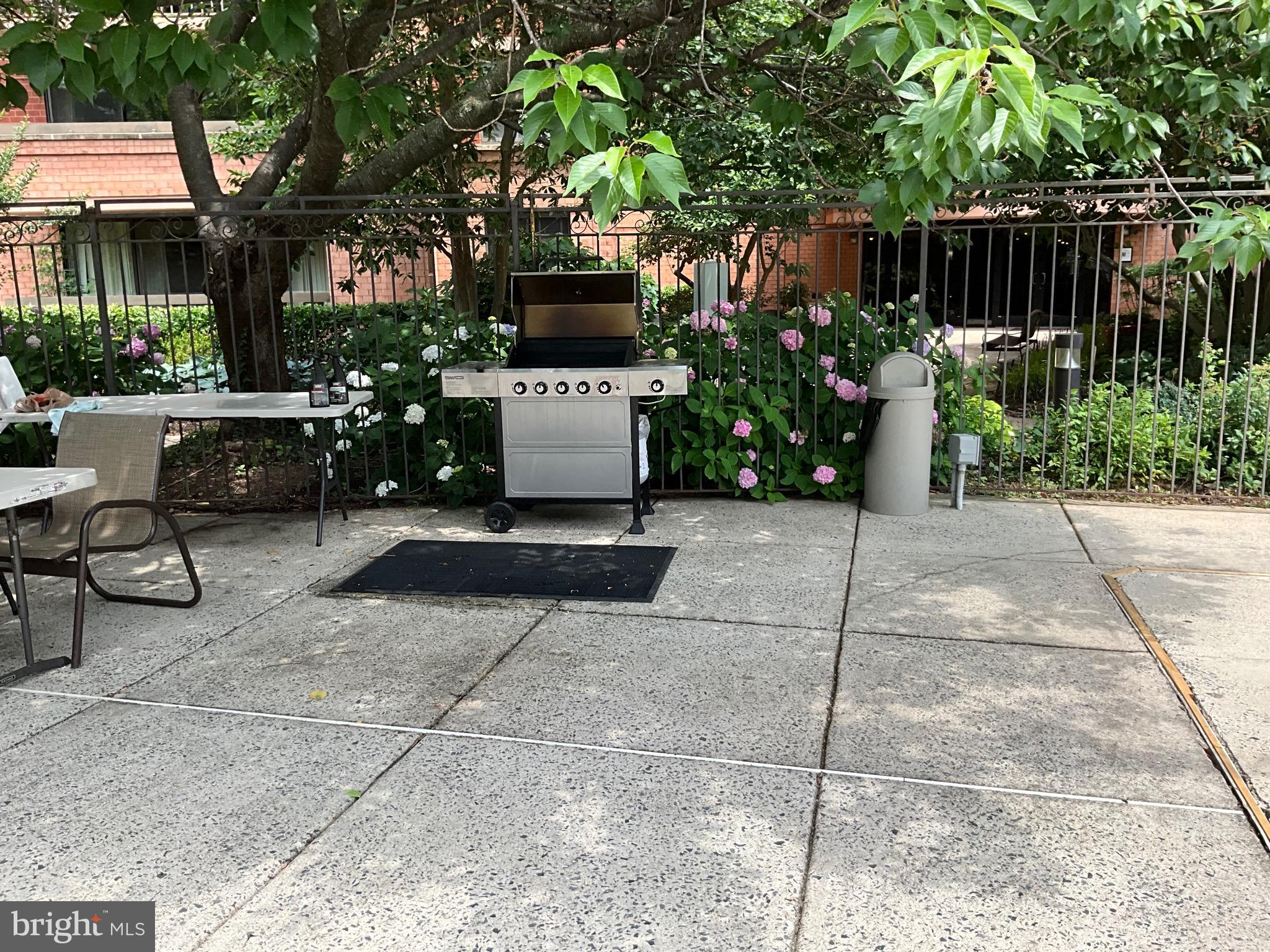 RENAISSANCE AT TYSONS - Residential