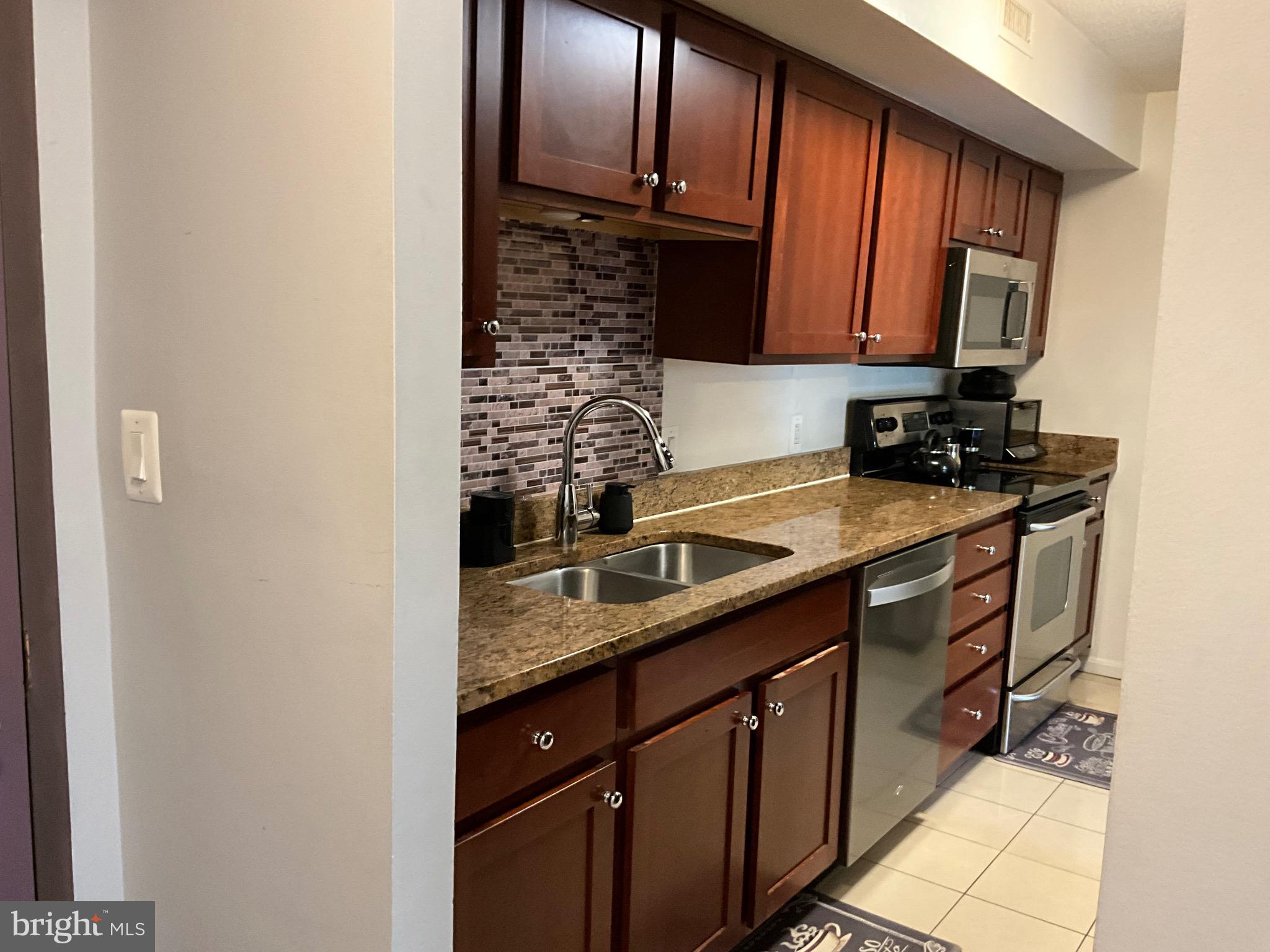 RENAISSANCE AT TYSONS - Residential