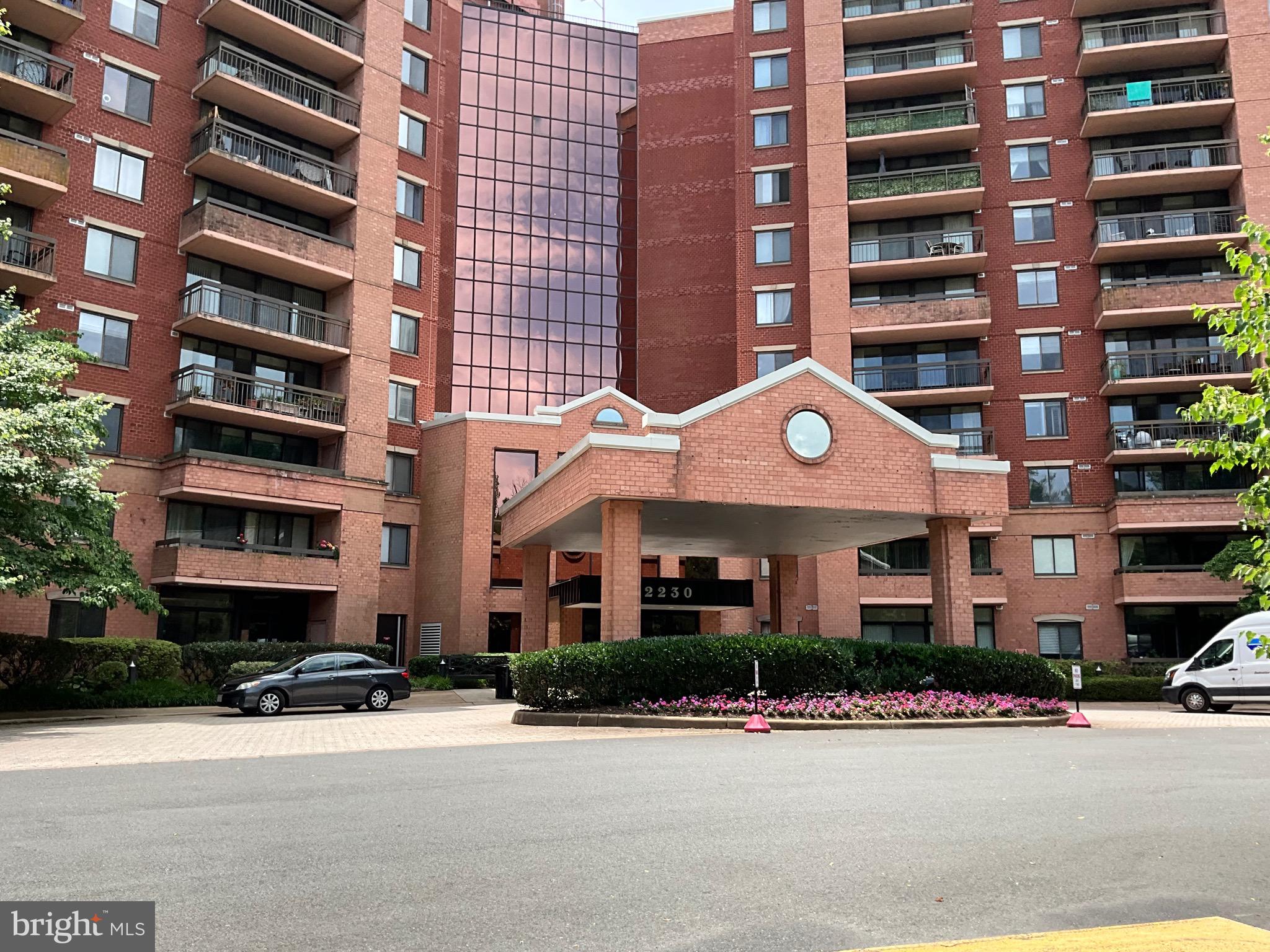 RENAISSANCE AT TYSONS - Residential