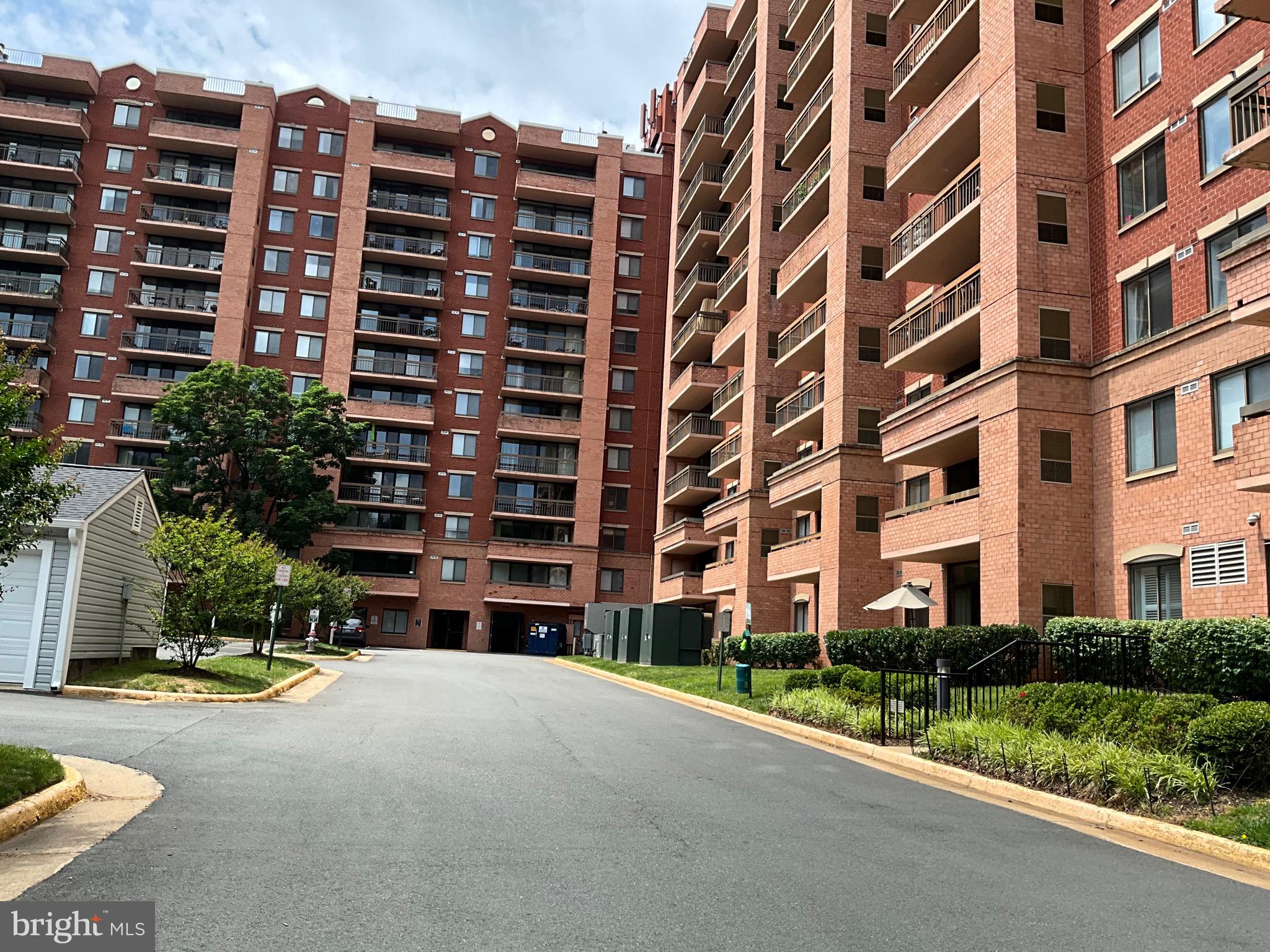 RENAISSANCE AT TYSONS - Residential
