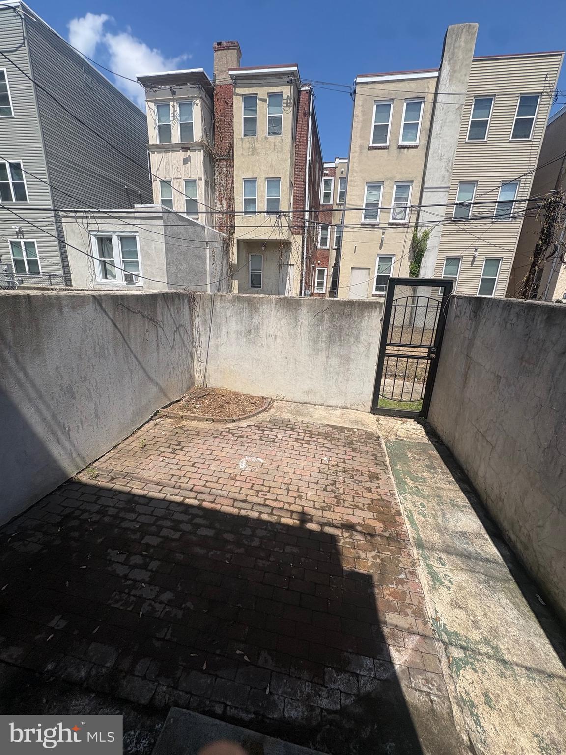 STRAWBERRY MANSION - Residential