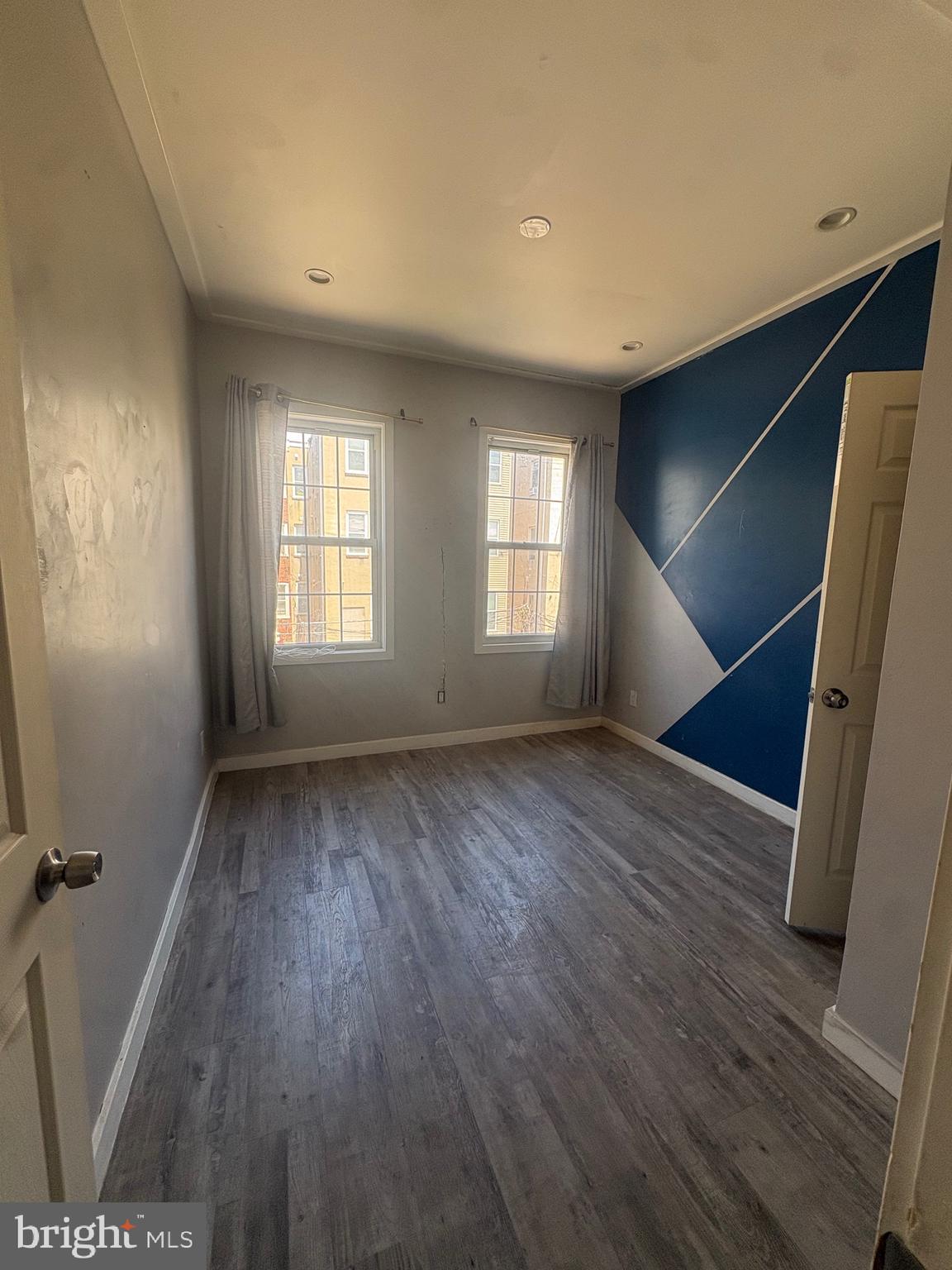 STRAWBERRY MANSION - Residential