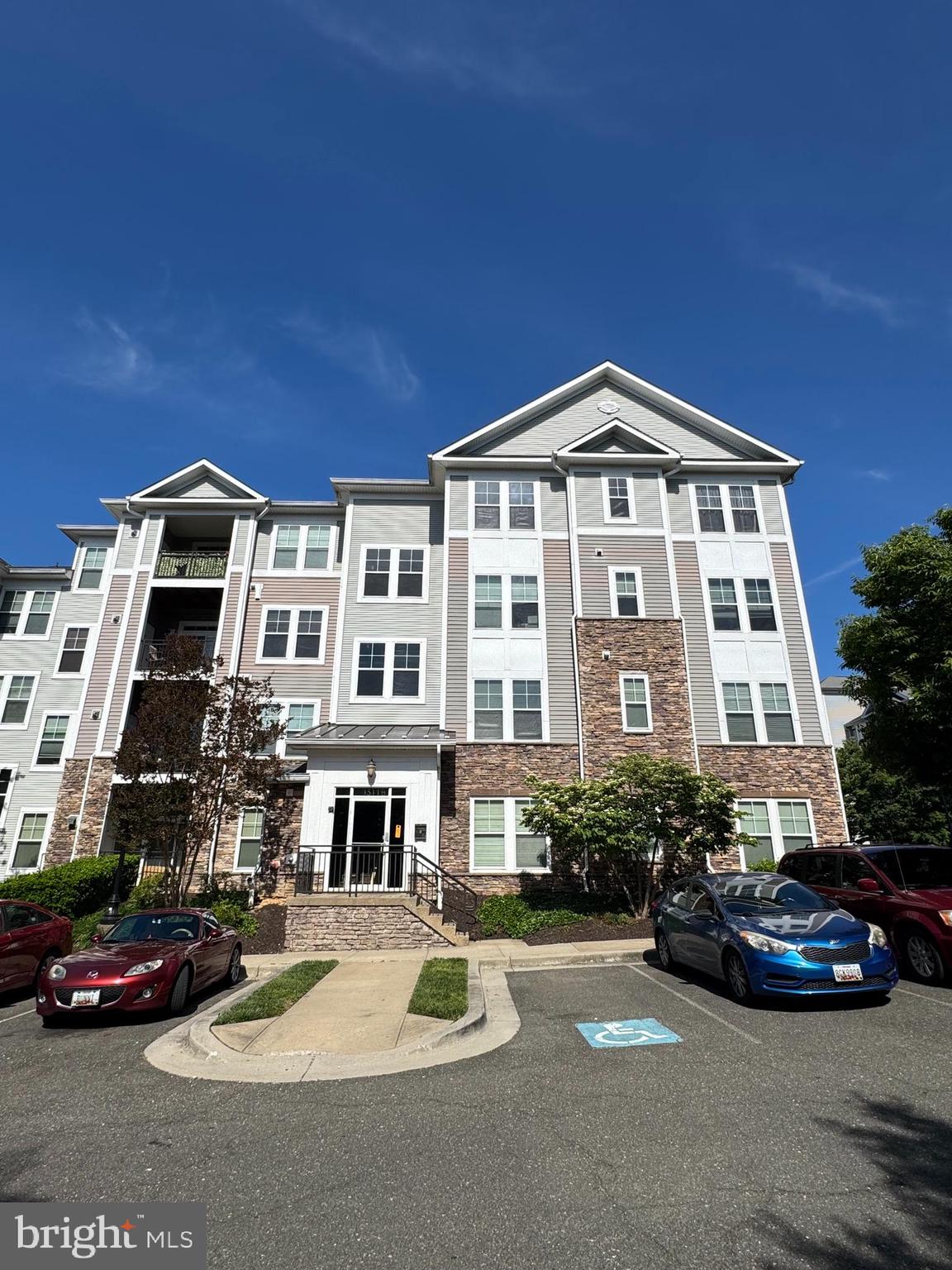 THE ADDISON AT ST PAUL - Residential