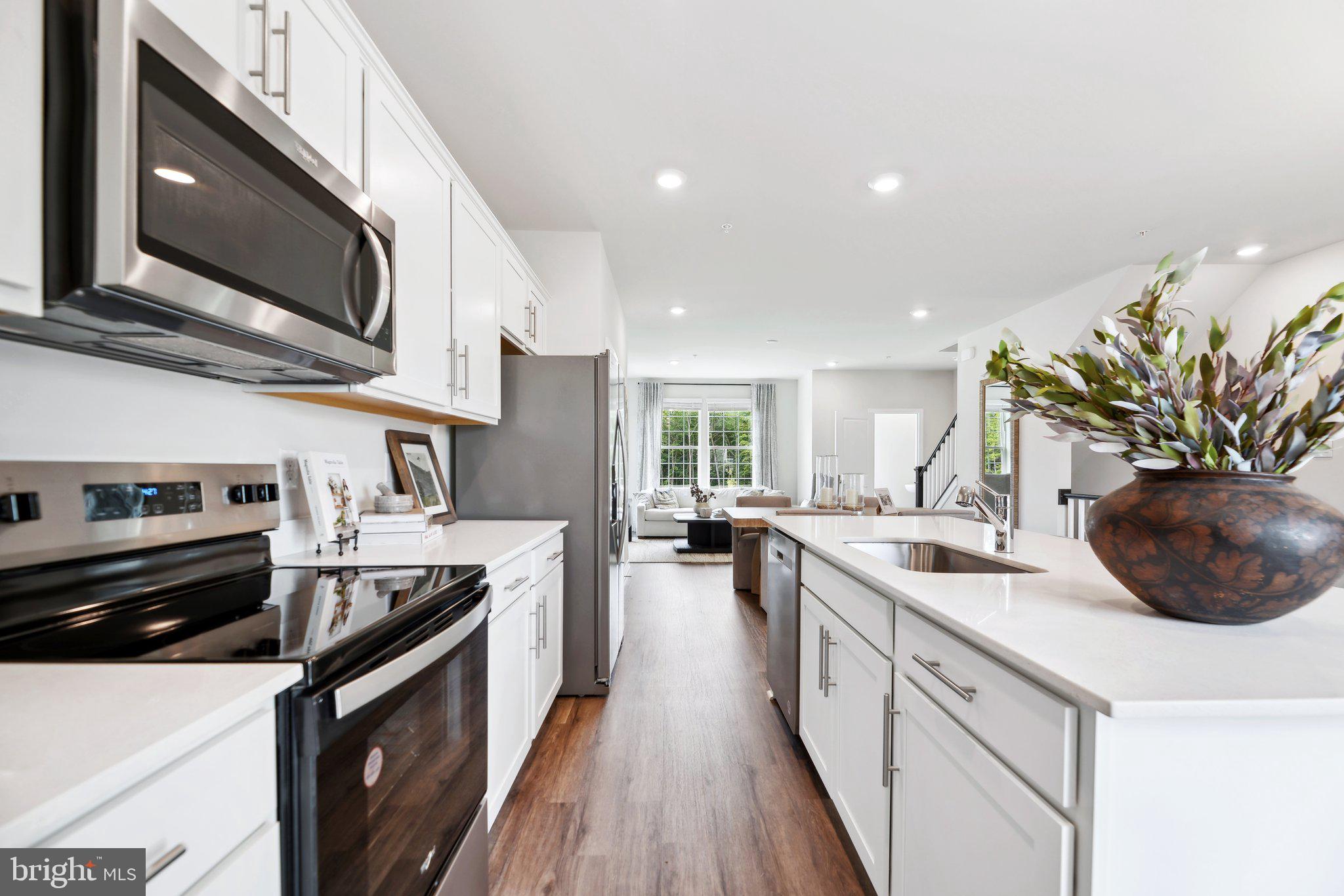 RIVERPOINTE - Residential