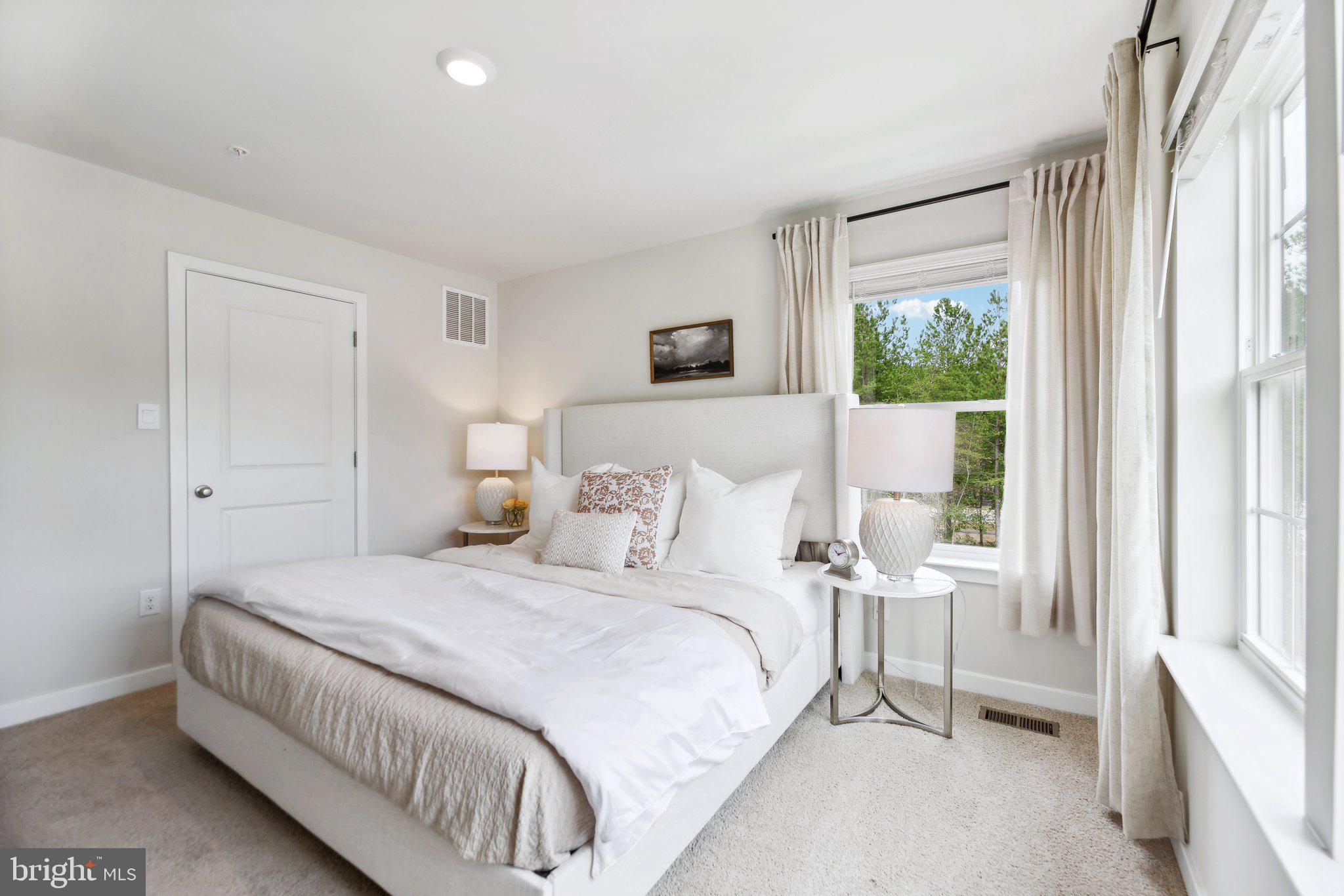 RIVERPOINTE - Residential