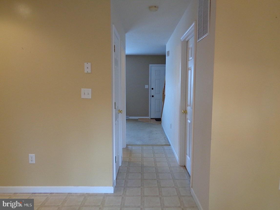 COLONIAL HILLS - Residential Lease