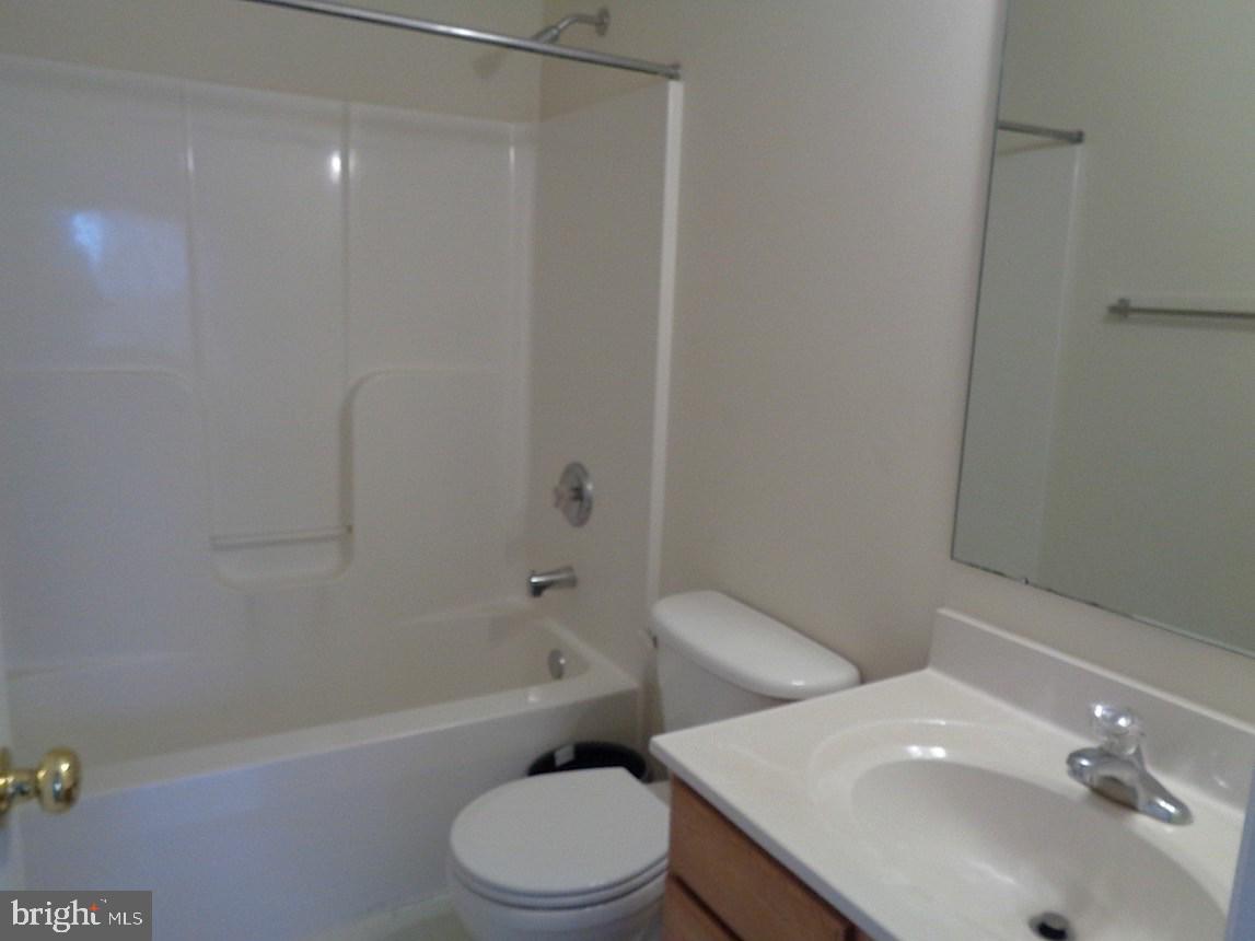 COLONIAL HILLS - Residential Lease