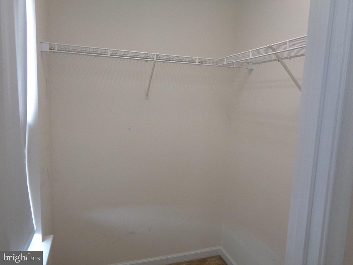 COLONIAL HILLS - Residential Lease