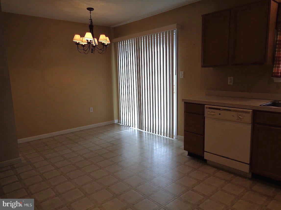 COLONIAL HILLS - Residential Lease
