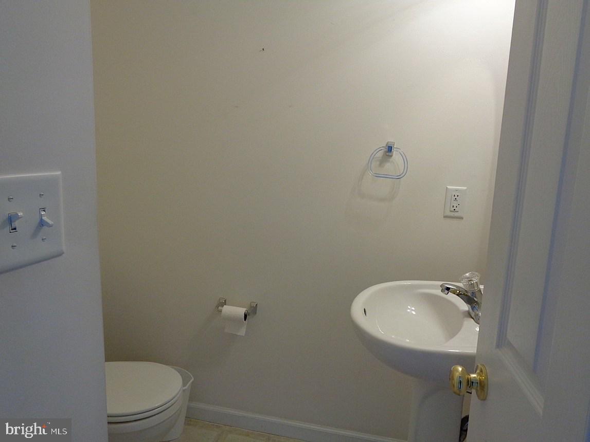 COLONIAL HILLS - Residential Lease