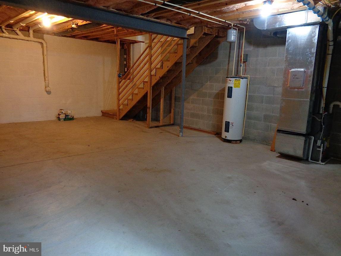 COLONIAL HILLS - Residential Lease