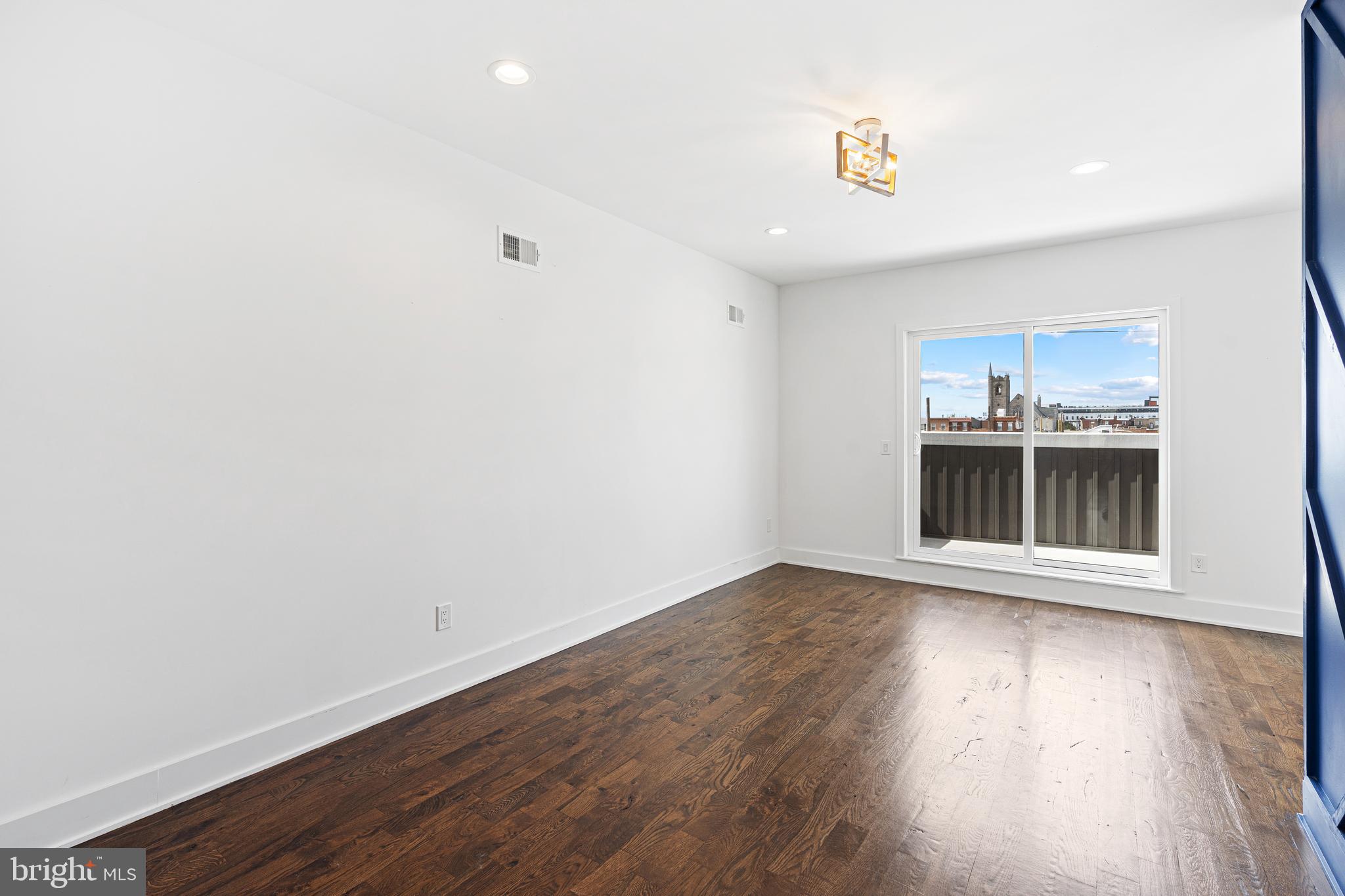 LOWER MOYAMENSING - Residential