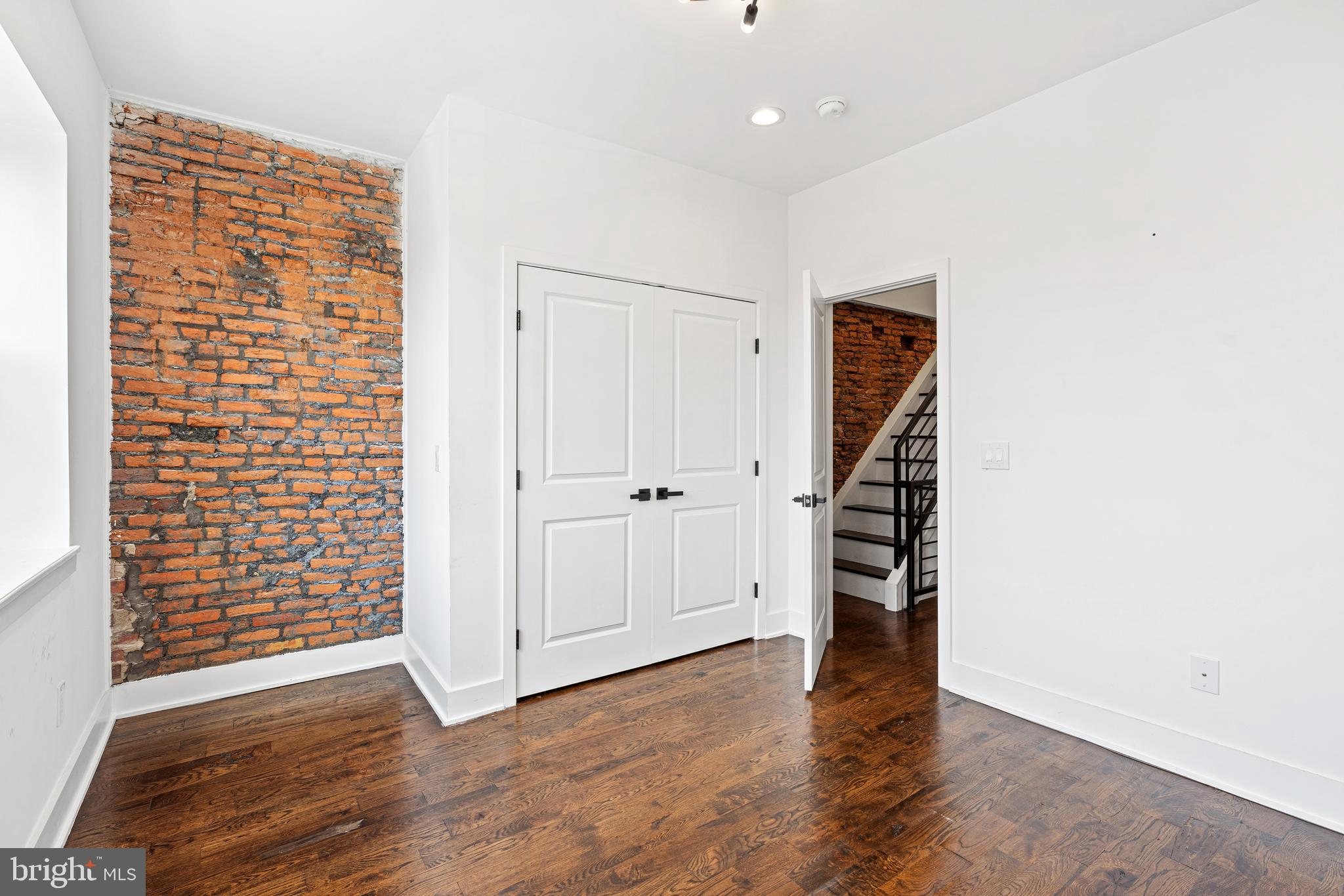 LOWER MOYAMENSING - Residential
