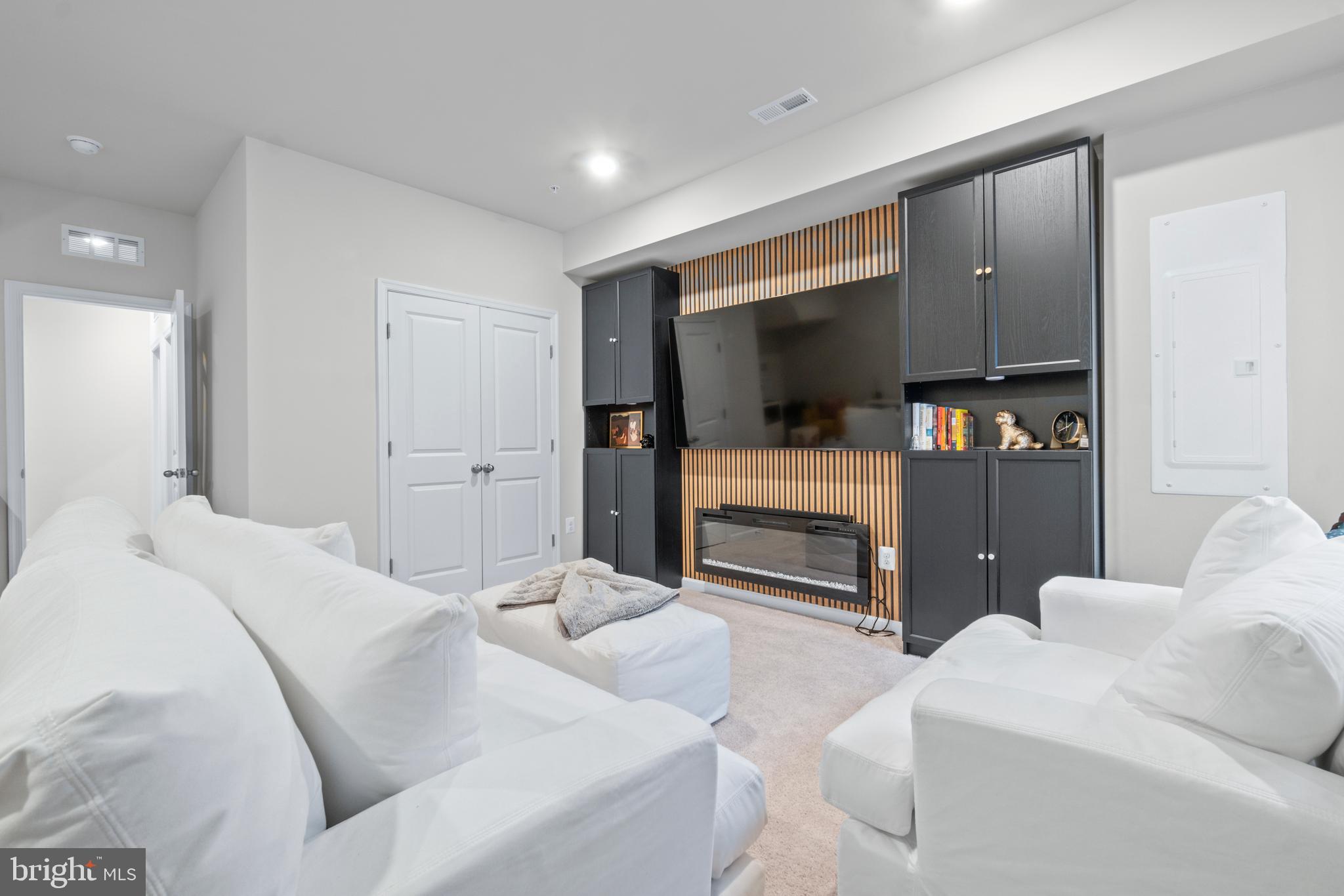 GREENLEIGH AT CROSSROADS - Residential
