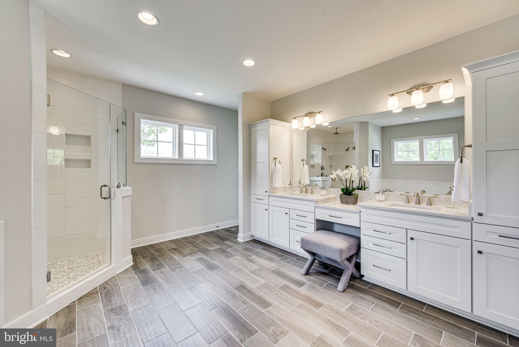 OAKTON VIEW - Residential