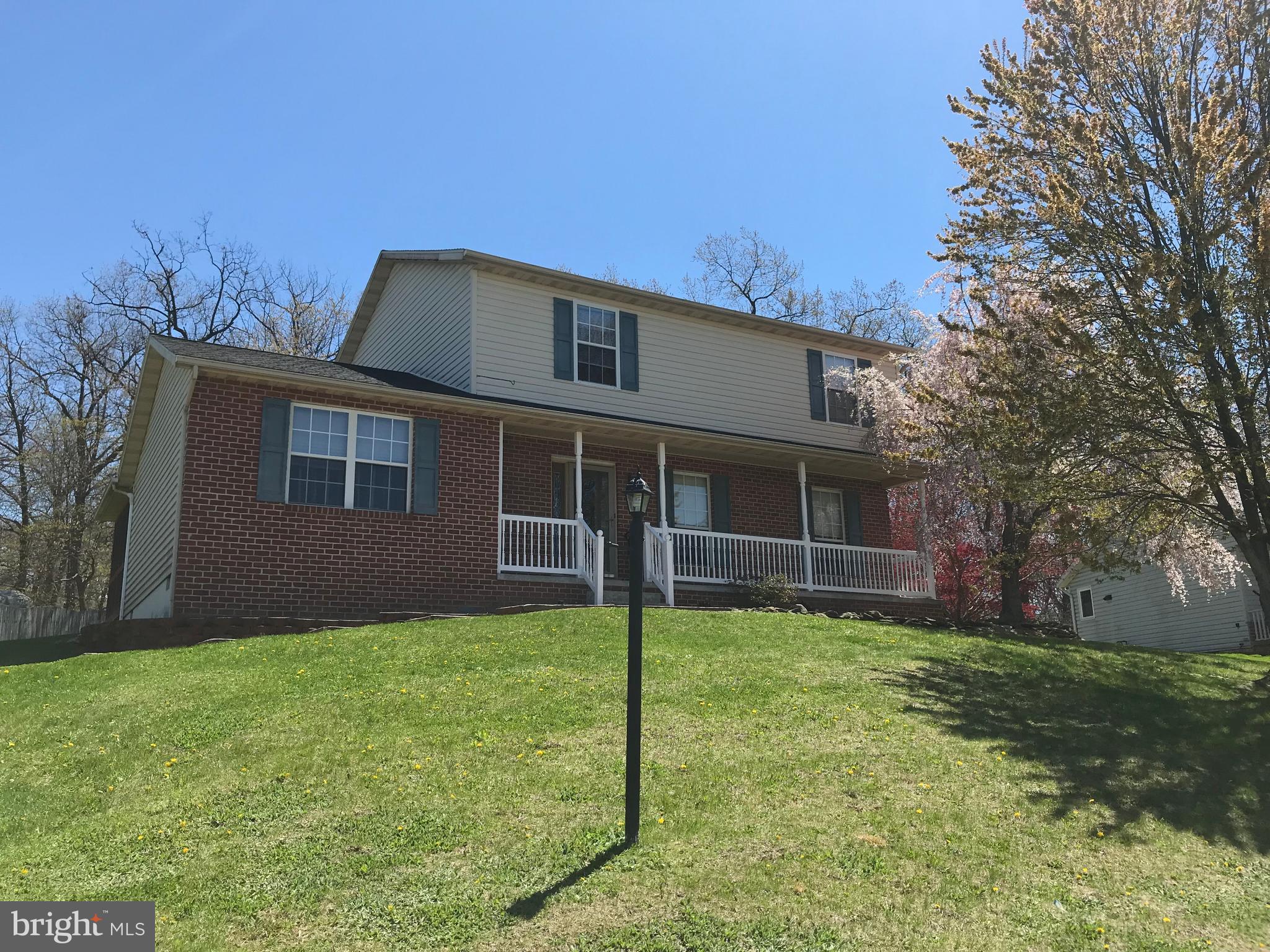 1.5% Loss Mitigation Fee paid by the Buyer; $2500 minimum. See MYC Associated Documents AWESOME SQ FOOTAGE*MOSTLY ALL HARDWOOD ON 1ST & 2ND FLR*KITCHEN HAS GRANITE COUNTERS & INCLUDES ALL APPLIANCES*SCREENED IN 3 SEASON ROOM*LARGE 1ST FLOOR FAMILY RM*30 YEAR ROOF* FRONT LOAD WASHER & DRYER* NEEDS SOME TLC *PUBLIC UTILITIES INCLUDING NATURAL GAS HEAT*PROPERTY BACKS UP TO YOUNGS WOOD COMMUNITY PARK* GREAT LOCATION FOR MD COMMUTERS!