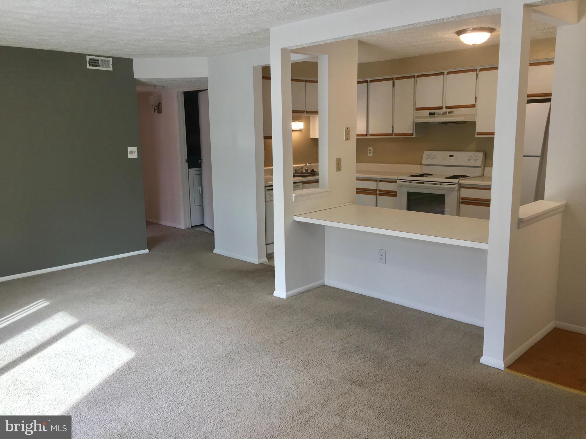 Brand new windows!!Vacant,move in ready 2 bd w/2 full bath top level condo.Fresh paint, new floors in both bathrms.New lighting, addtnl cosmetics addressed.Well maintained unit with a small deck.If you saw this property before-come back and see the facelift! Shows like an entirely new condo. Community has a pool/parks/walking trails/tennis courts and Chesapeake school system.Call Allen for showing