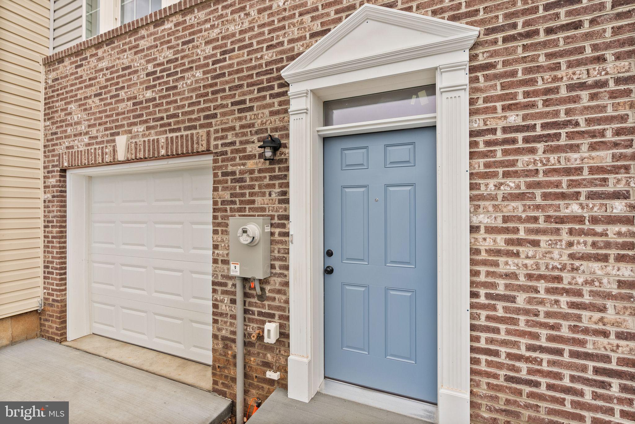 COLUMBIA RUN TOWNHOMES - Residential