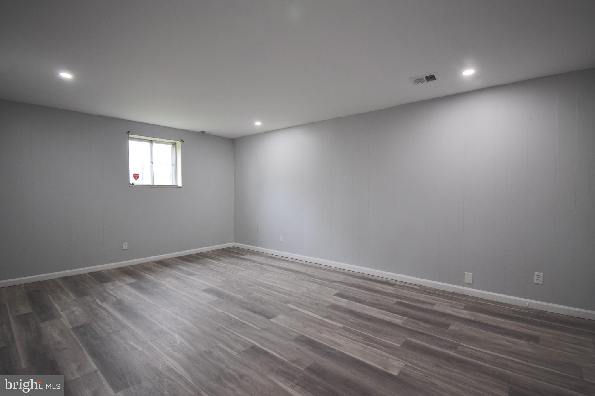 SNOW HILL MANOR - Residential Lease