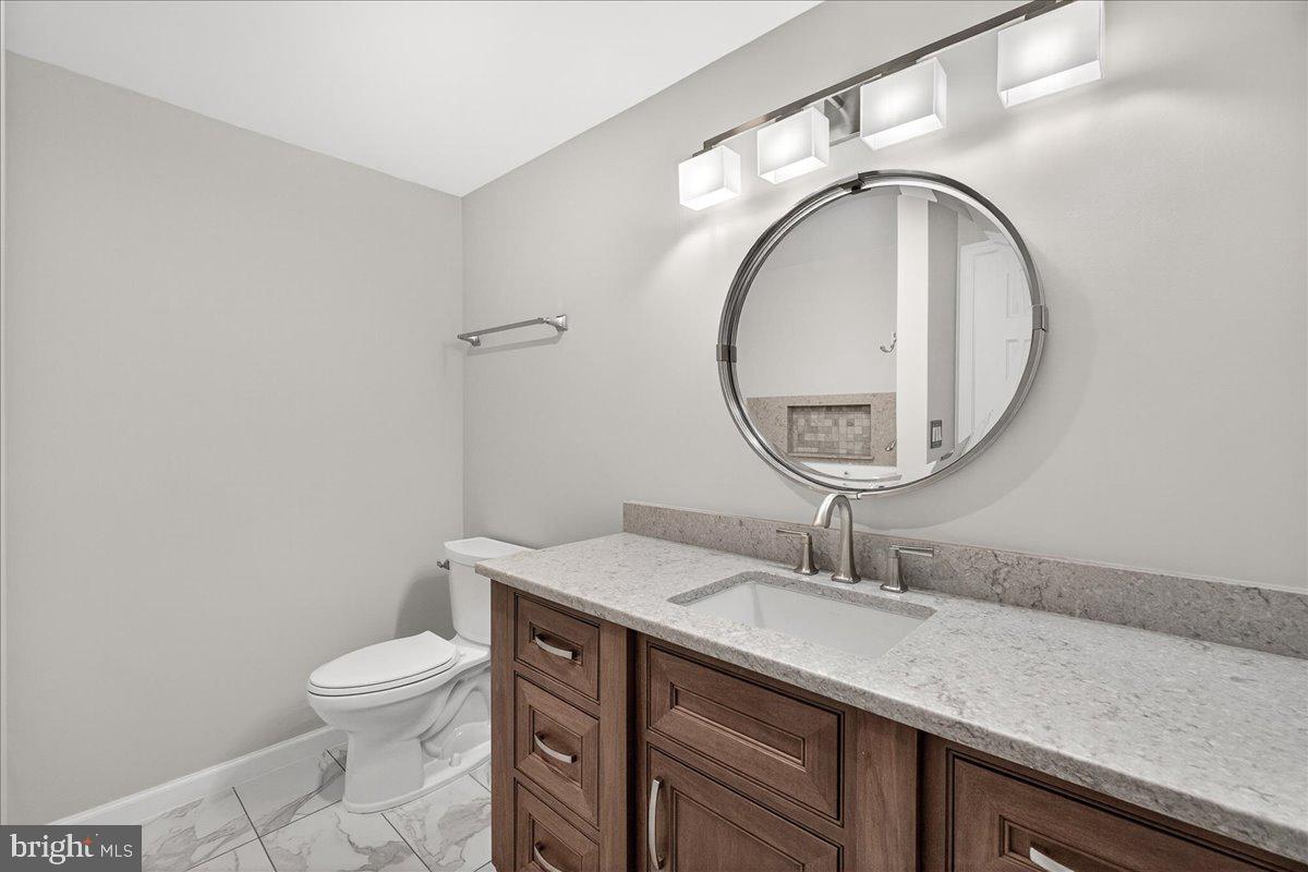 VANTAGE POINT EAST @ LEISURE WORLD - Residential