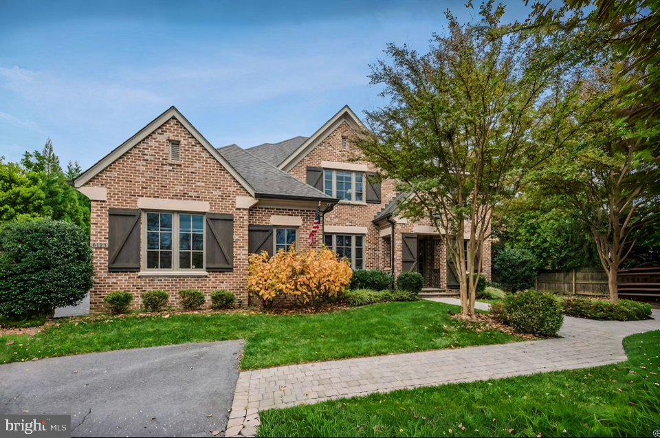 CLEARVIEW MANOR - Residential