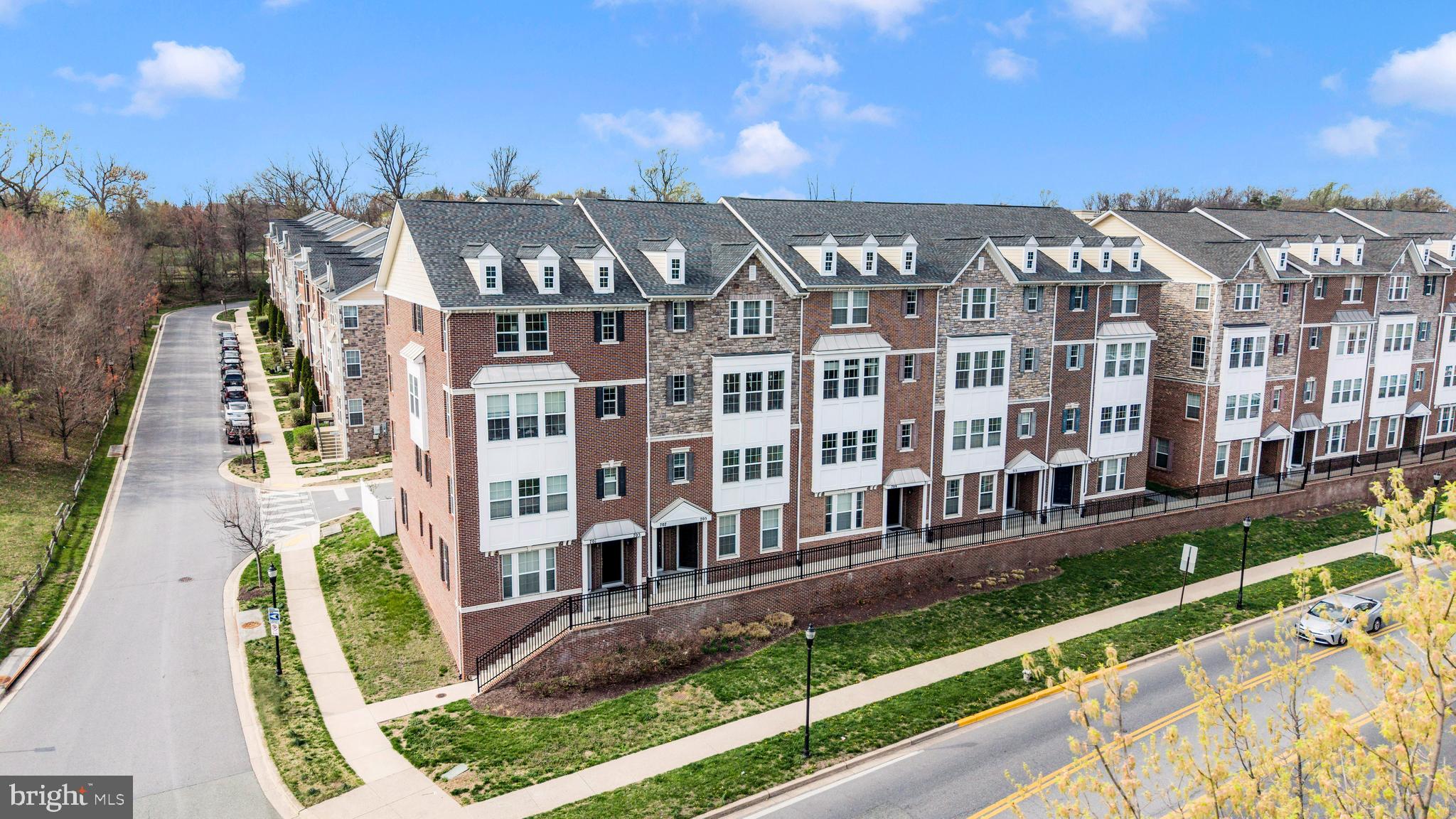 SUMMIT HALL RESERVE - Residential
