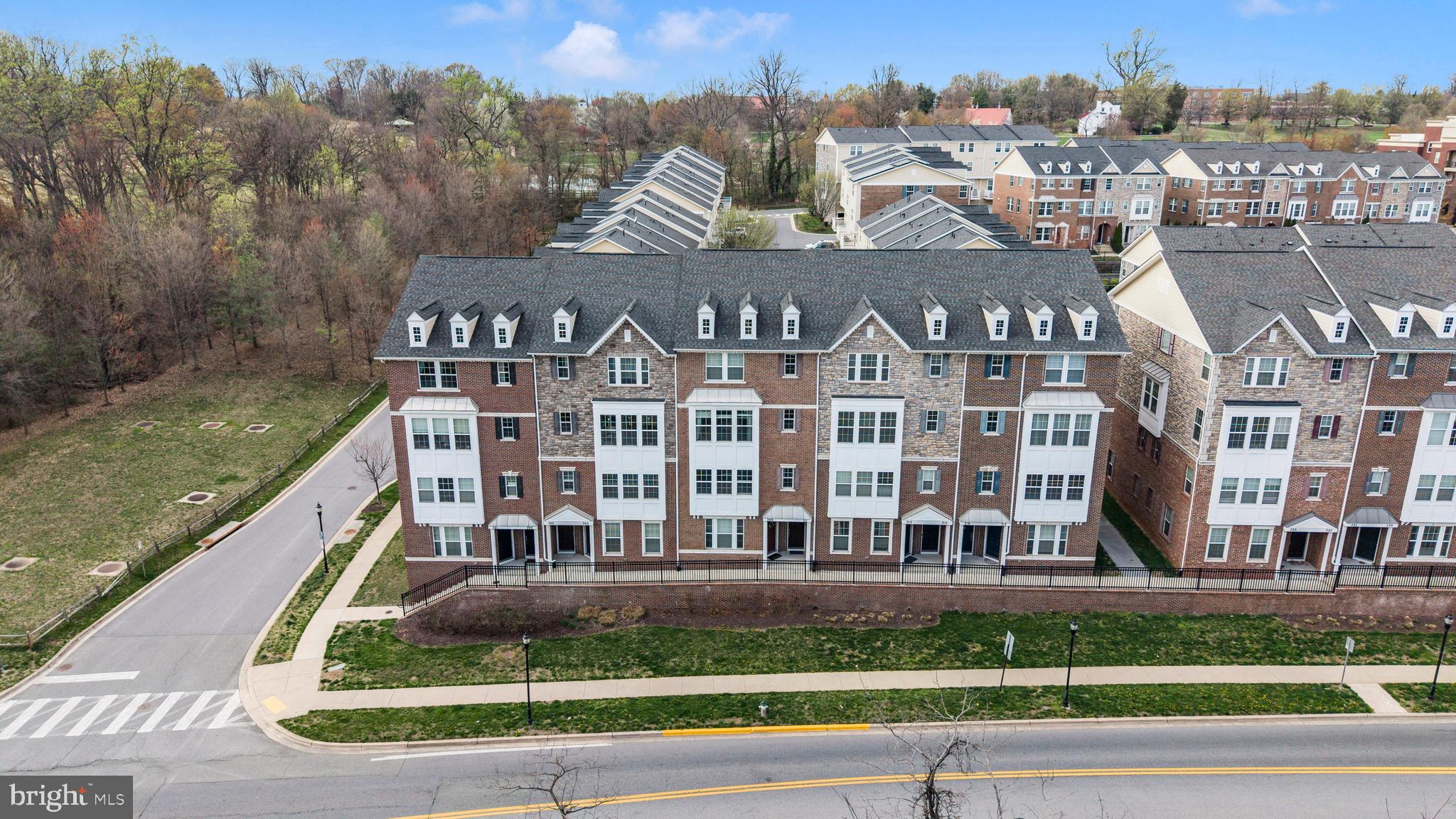 SUMMIT HALL RESERVE - Residential