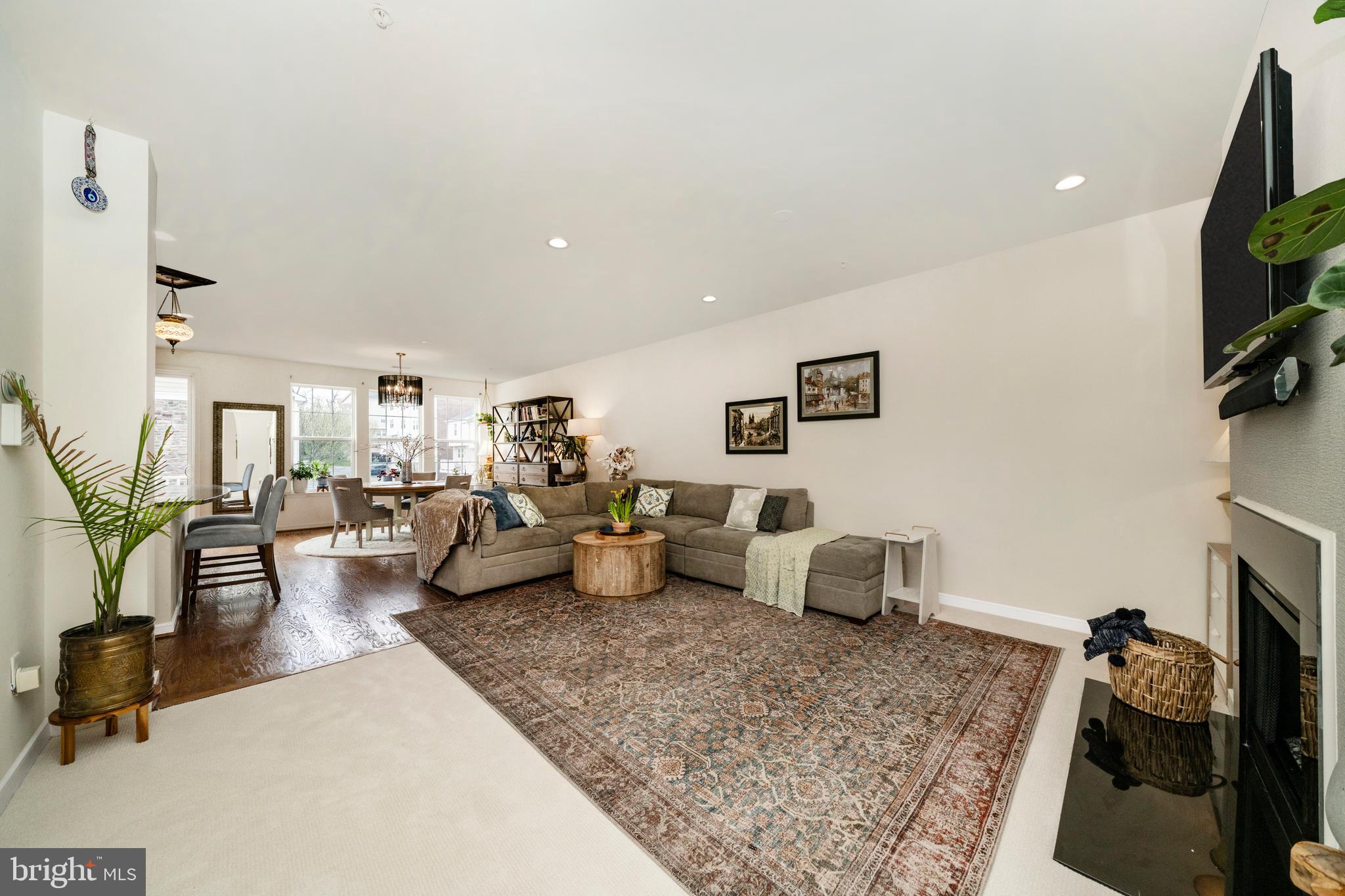 SUMMIT HALL RESERVE - Residential