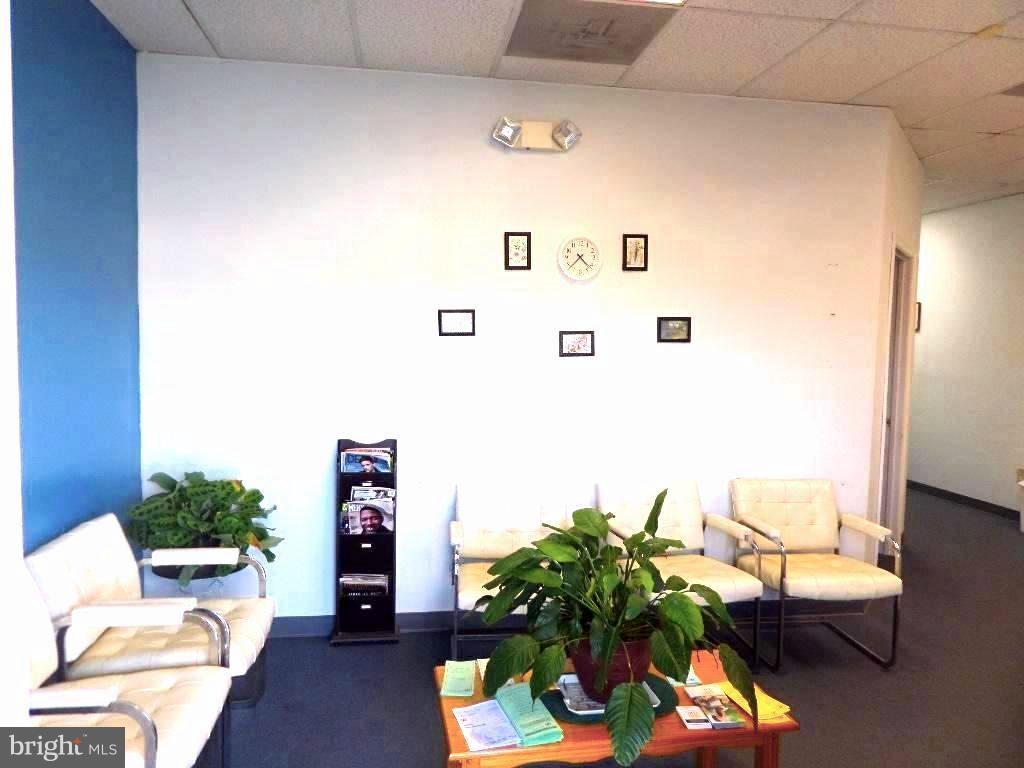 Located in Central Aberdeen, near all major attractions in the Northeast corridor. Traditional office layout. Built-in reception area. Available immediately. Two private offices. One classroom/meeting area can be individualized with partitions. Check with City of Aberdeen for possible allowable usages. Military discount.