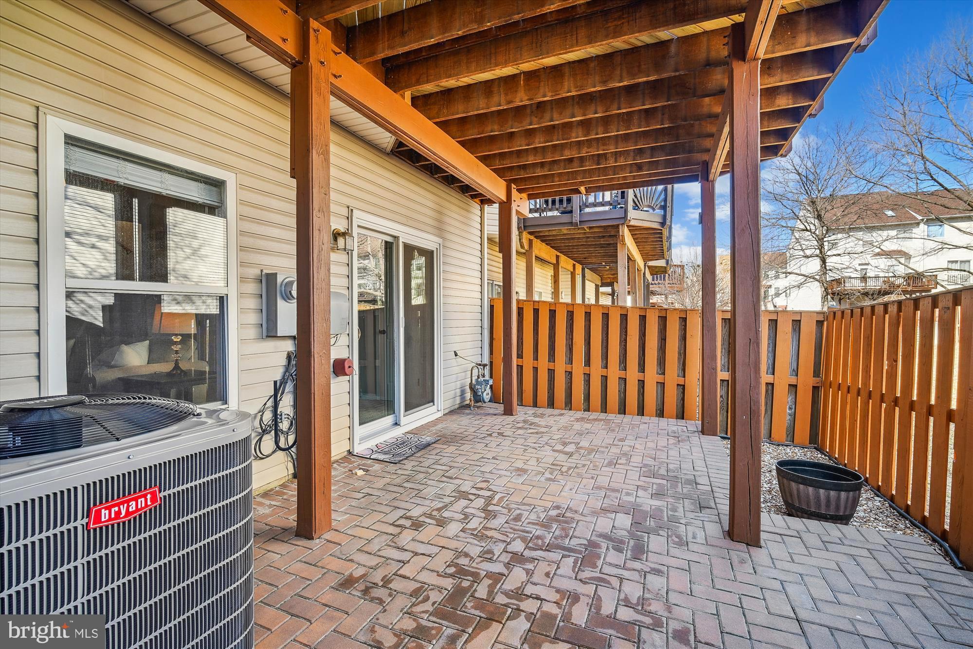 ISLAND CREEK - Residential