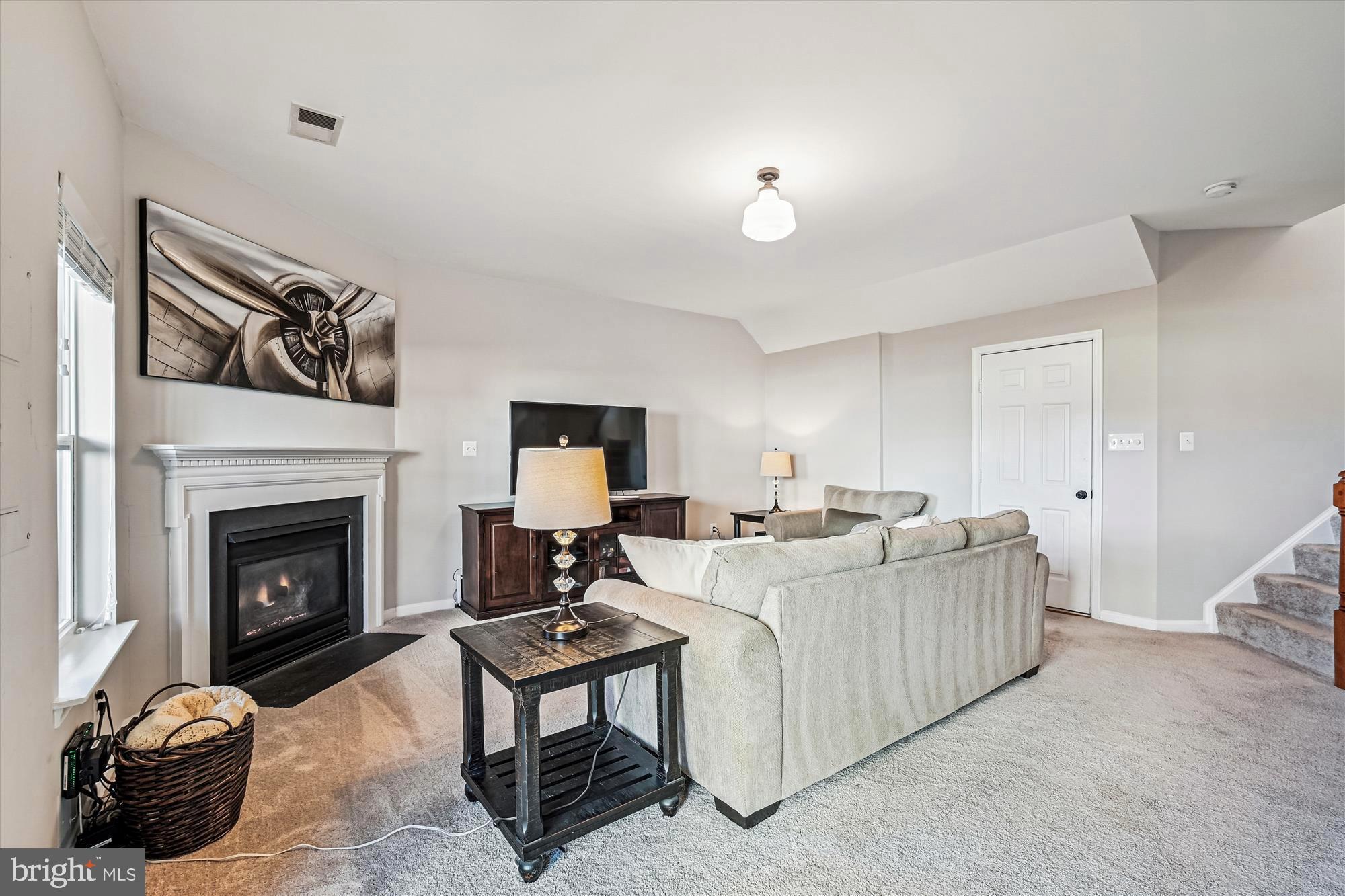 ISLAND CREEK - Residential
