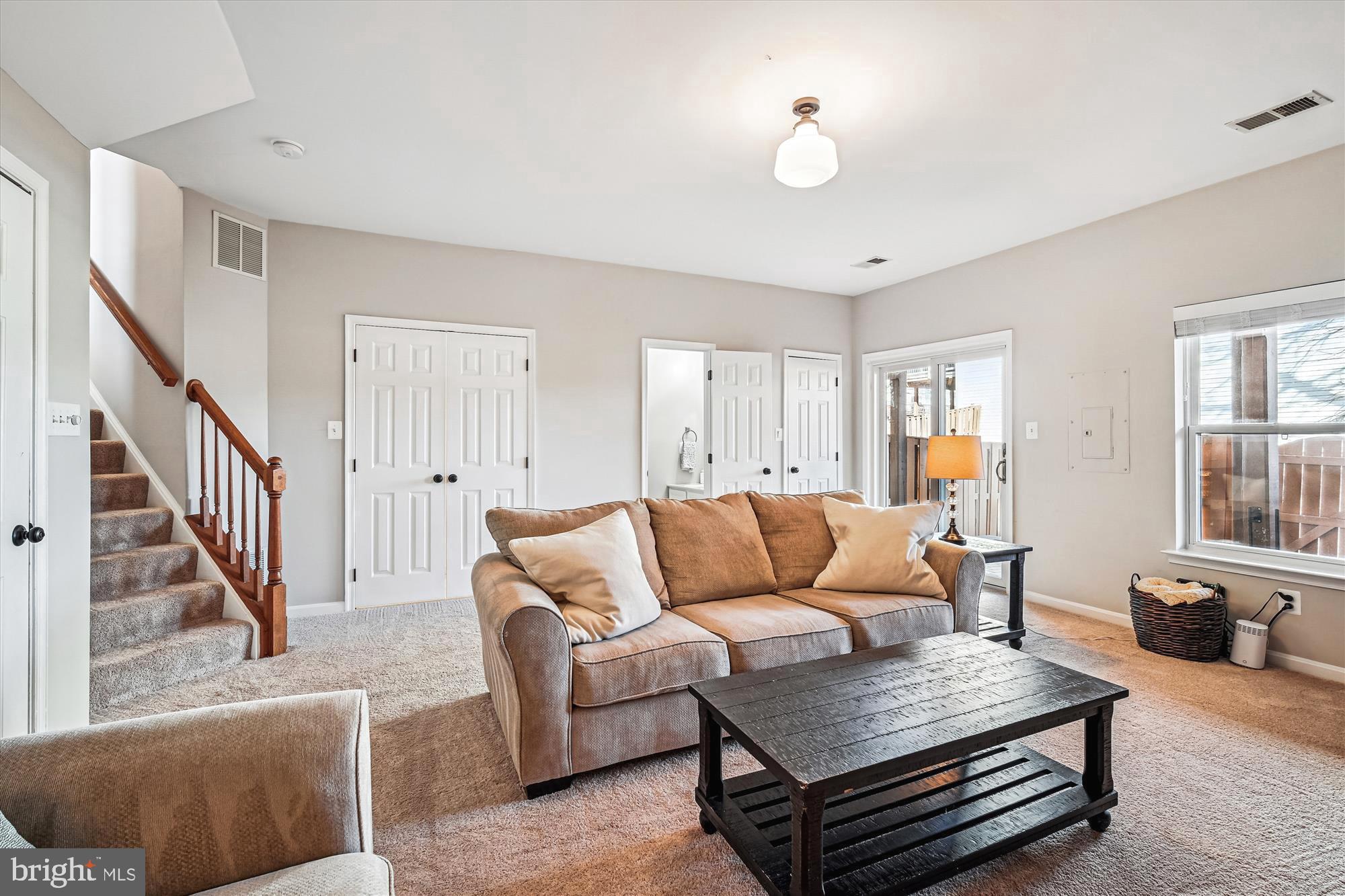 ISLAND CREEK - Residential