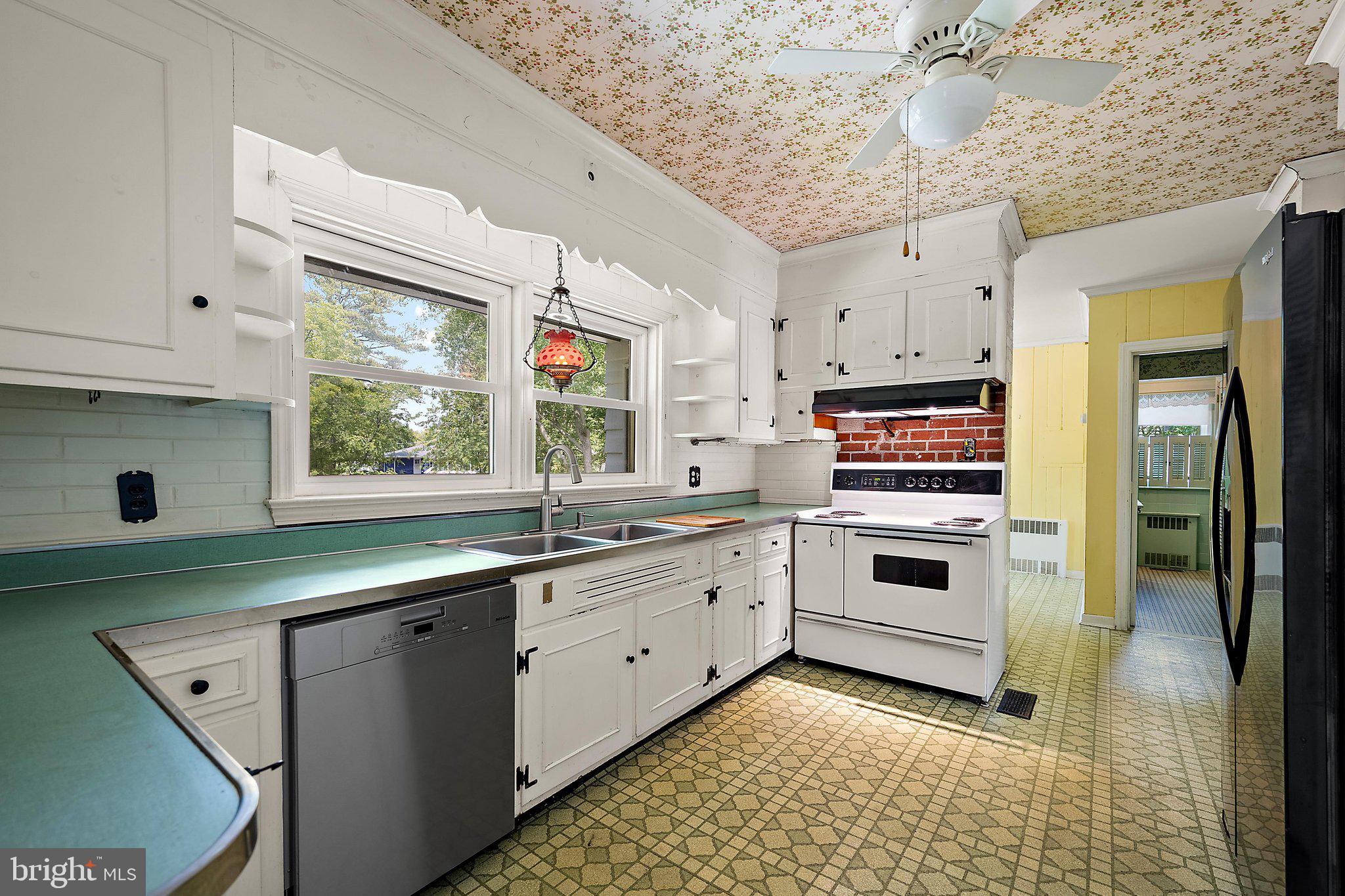 PINEHURST MANOR - Residential