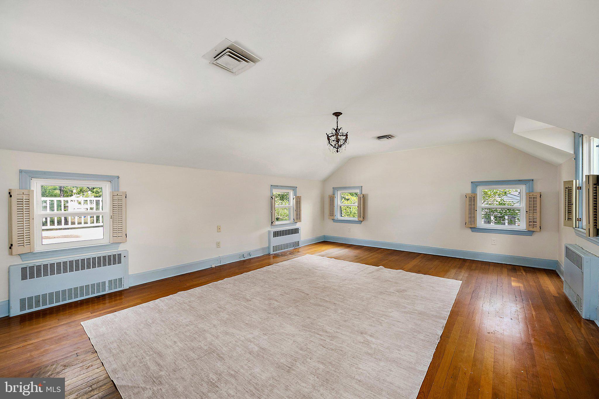 PINEHURST MANOR - Residential