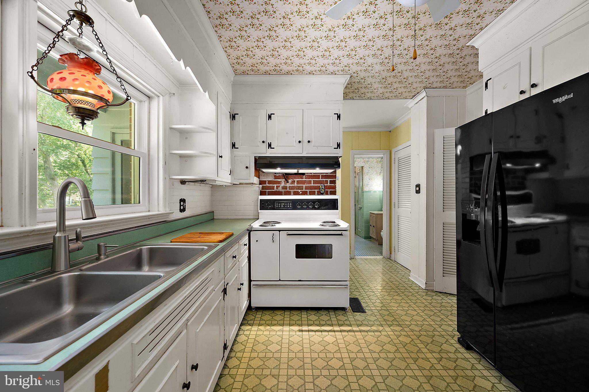 PINEHURST MANOR - Residential