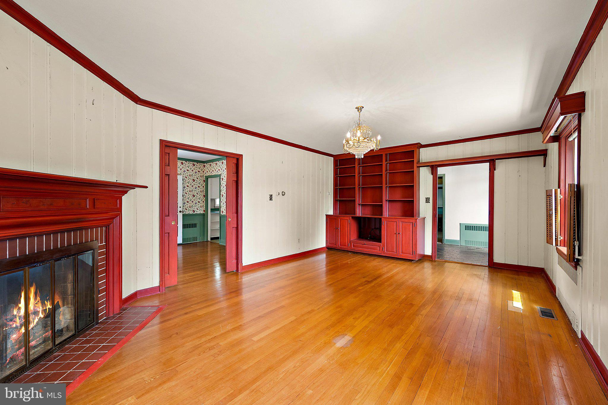 PINEHURST MANOR - Residential