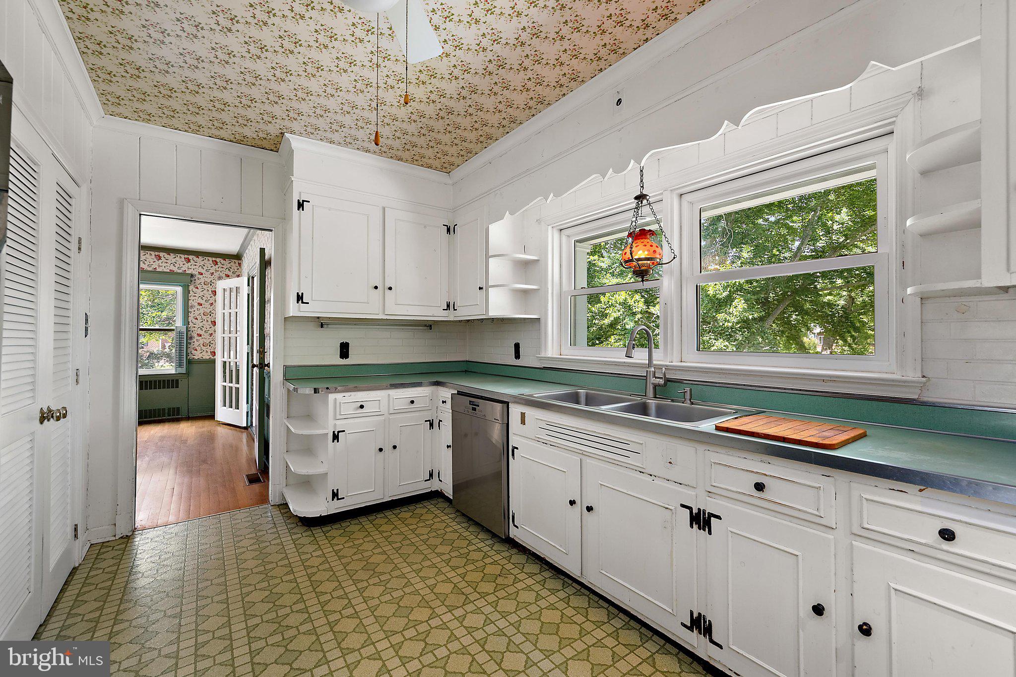 PINEHURST MANOR - Residential