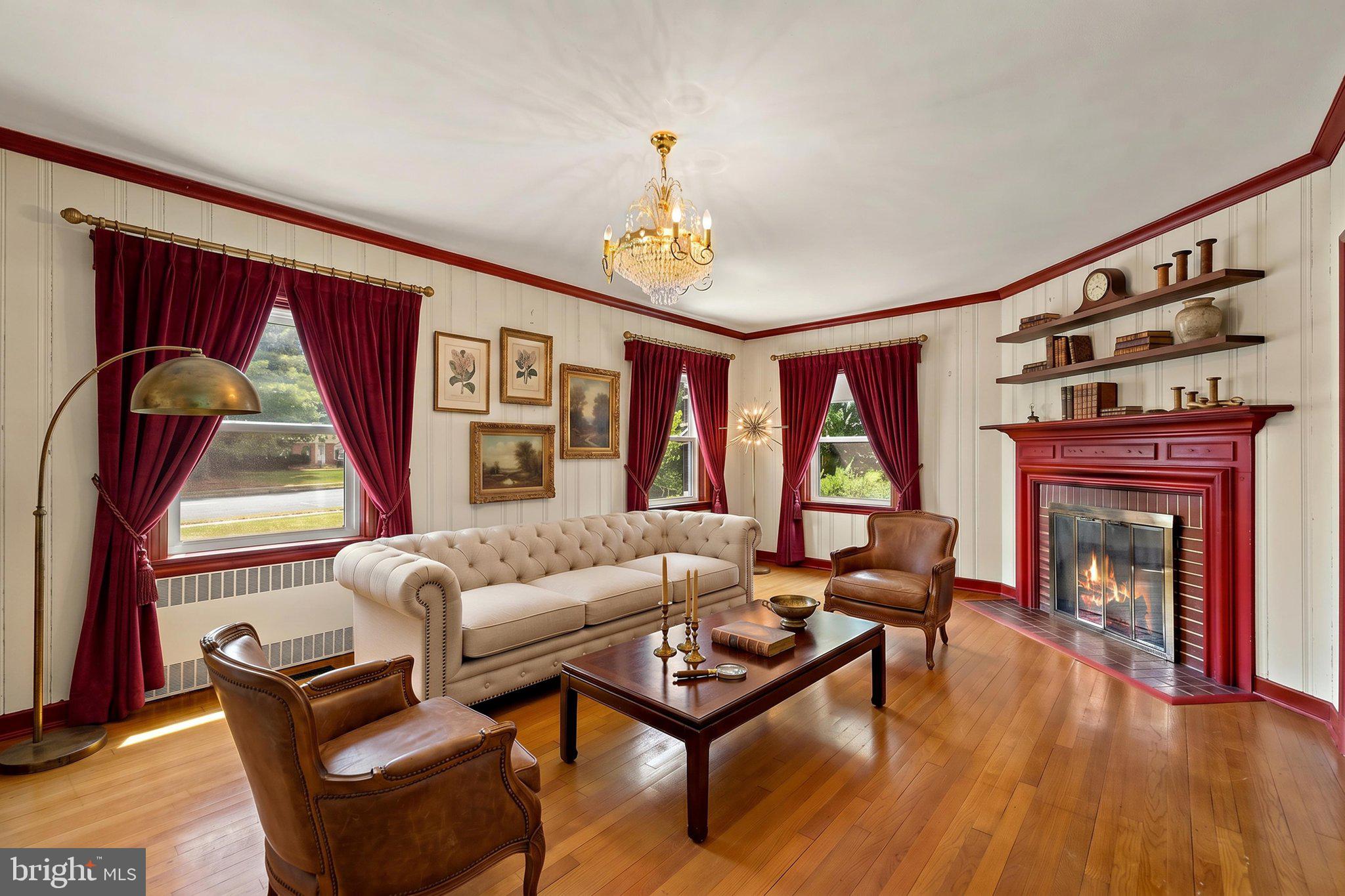PINEHURST MANOR - Residential