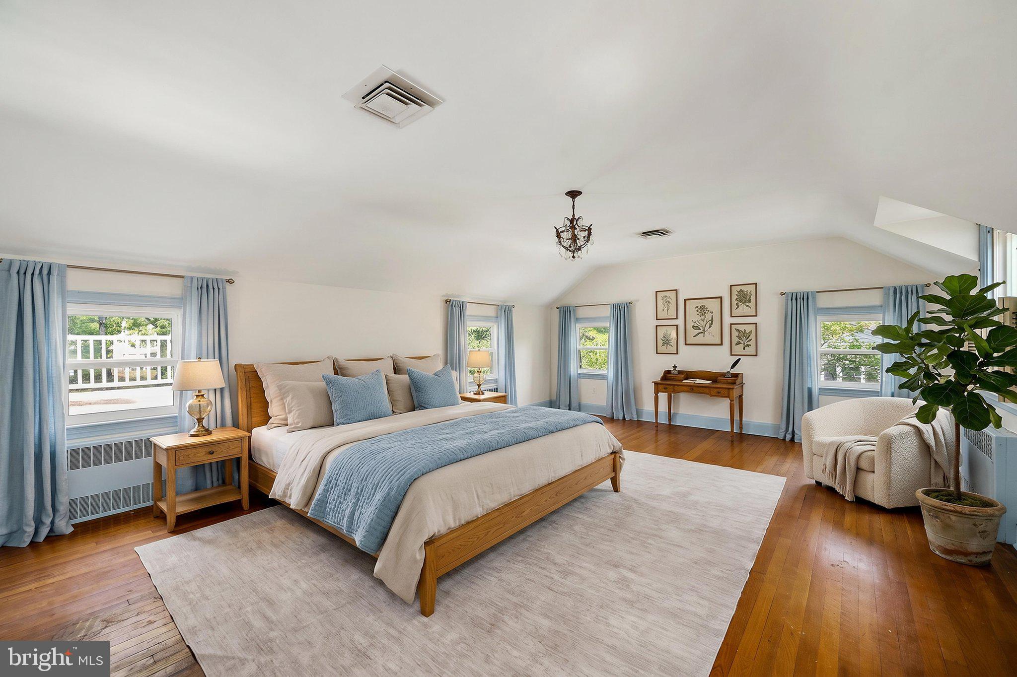 PINEHURST MANOR - Residential
