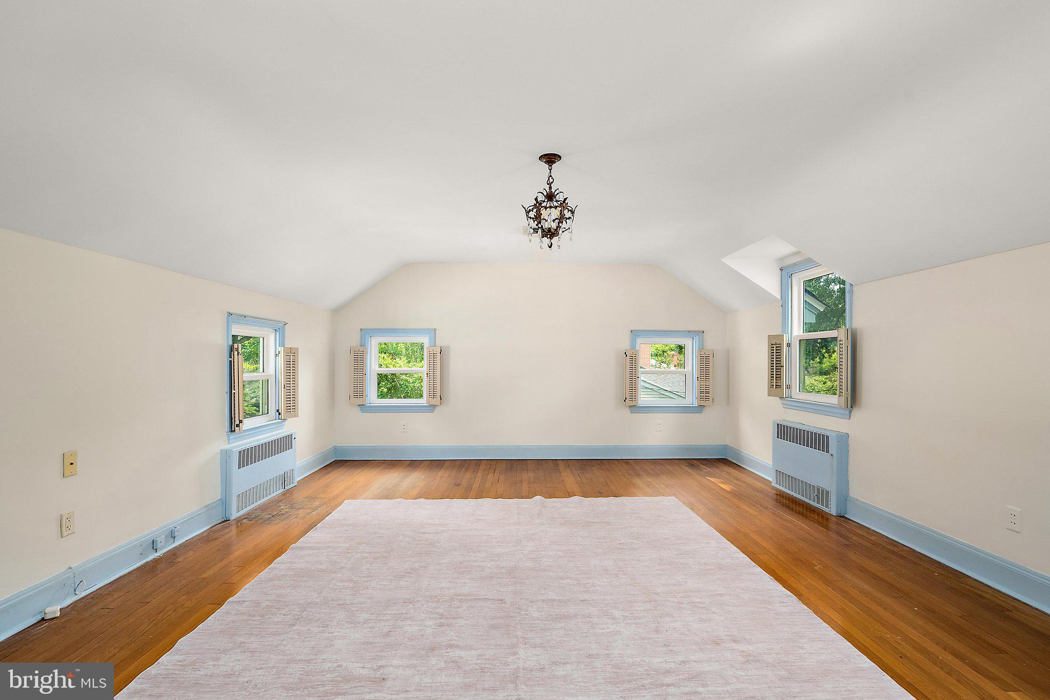 PINEHURST MANOR - Residential