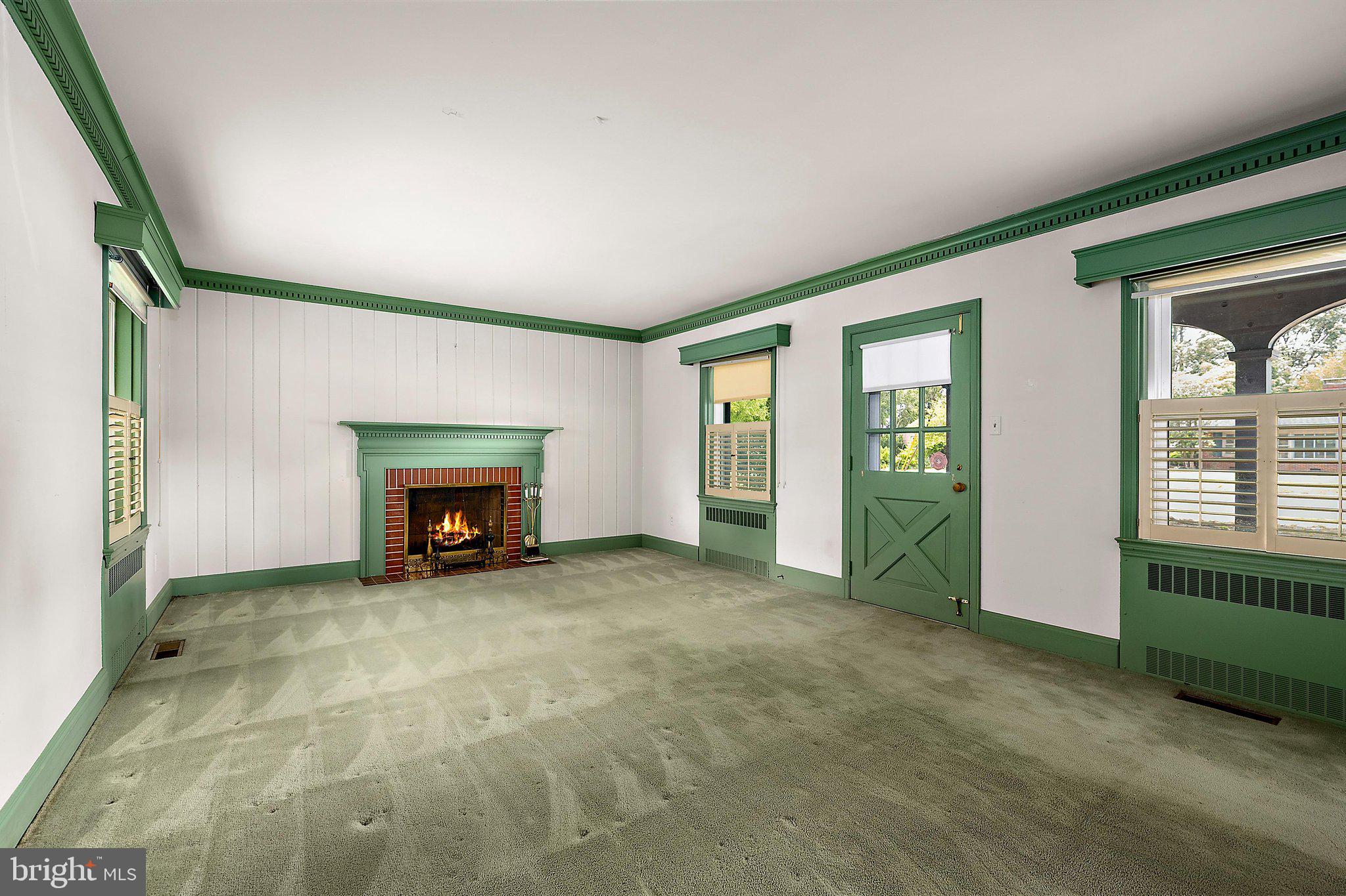 PINEHURST MANOR - Residential