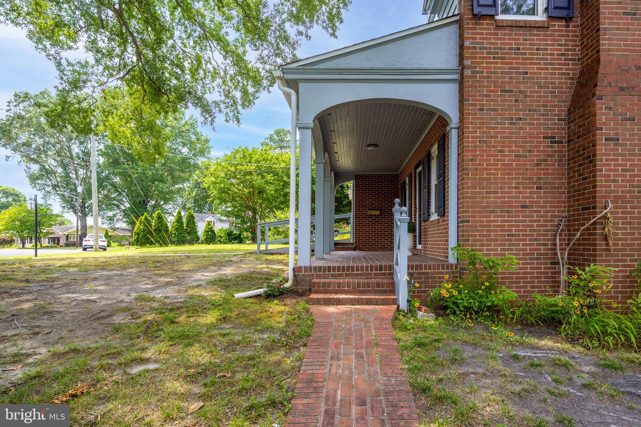 PINEHURST MANOR - Residential