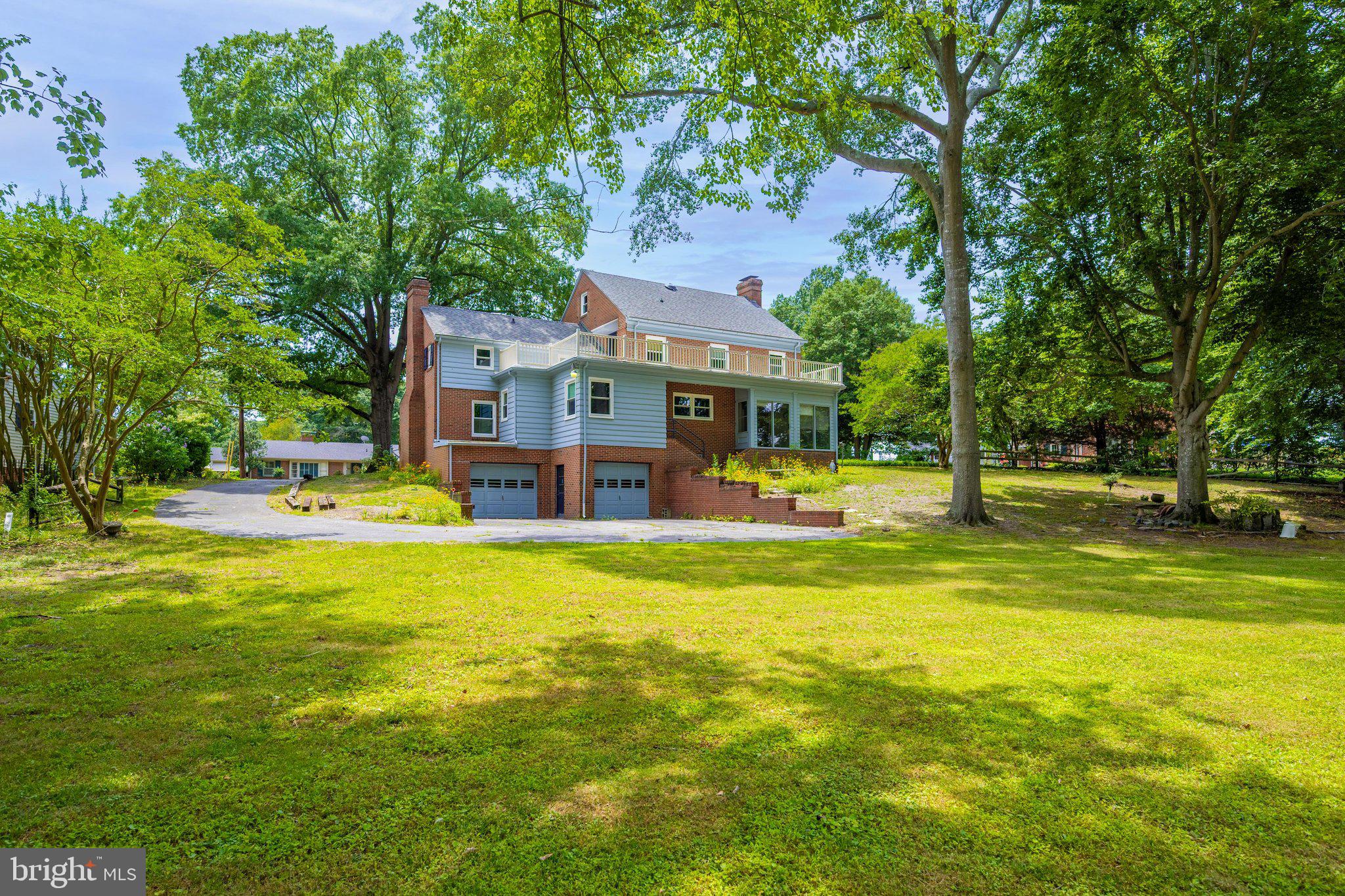 PINEHURST MANOR - Residential