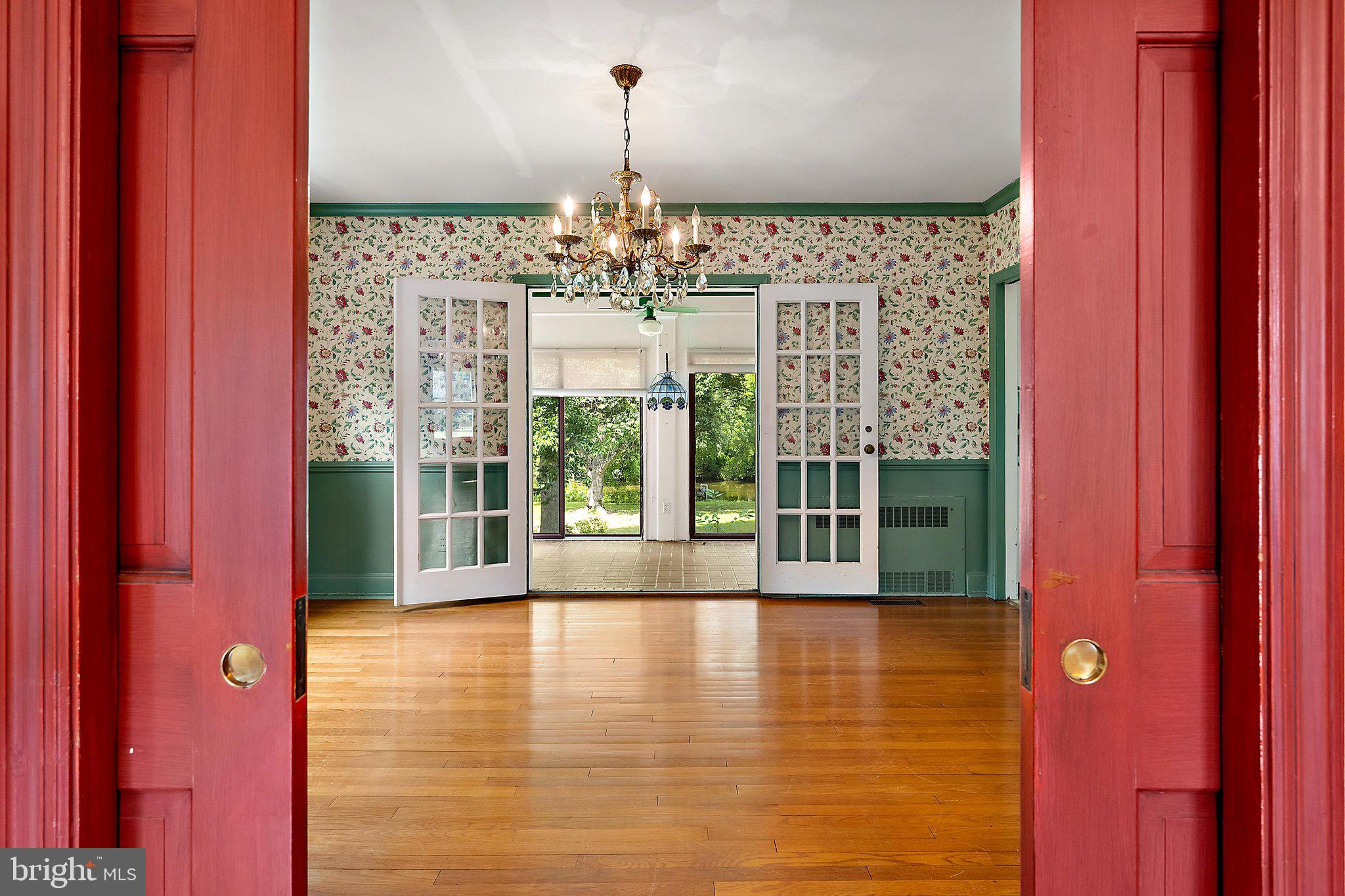 PINEHURST MANOR - Residential