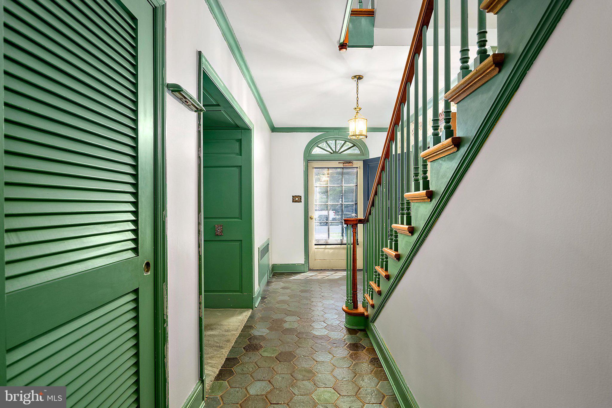 PINEHURST MANOR - Residential