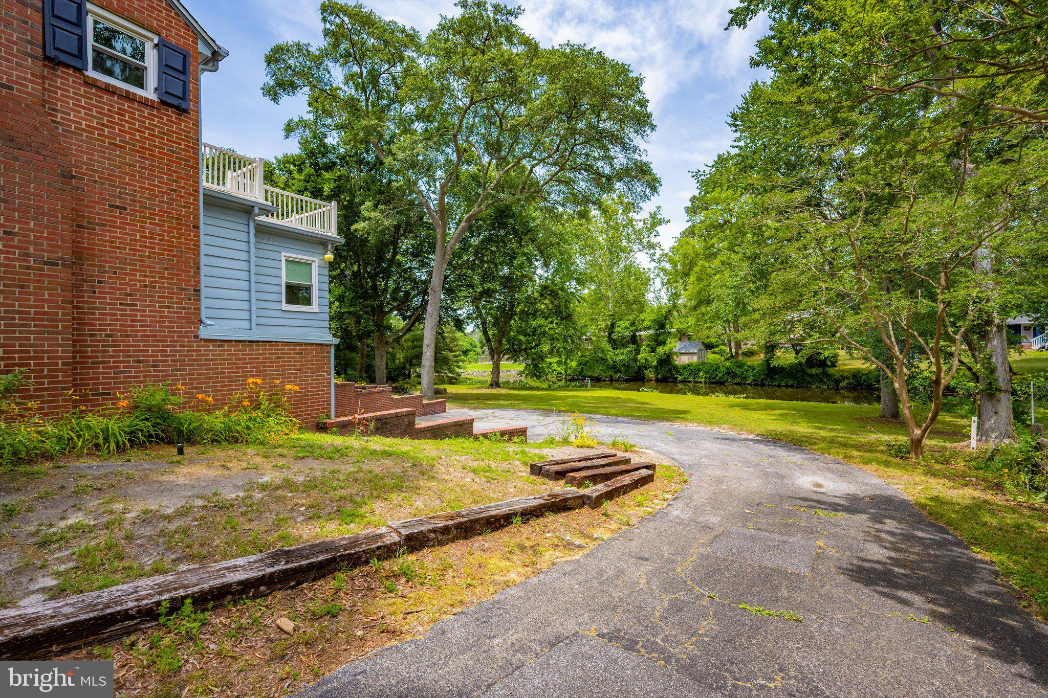 PINEHURST MANOR - Residential