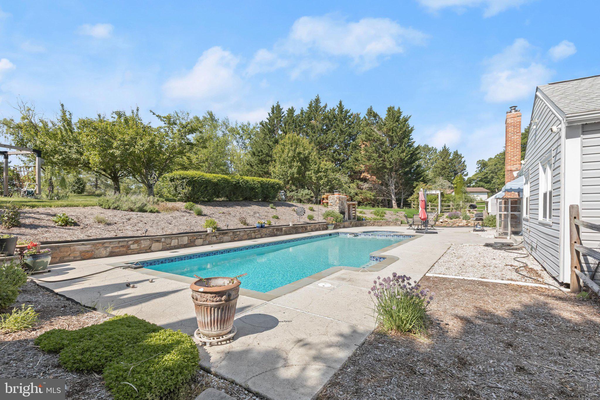 VALLEY HILLS - Residential